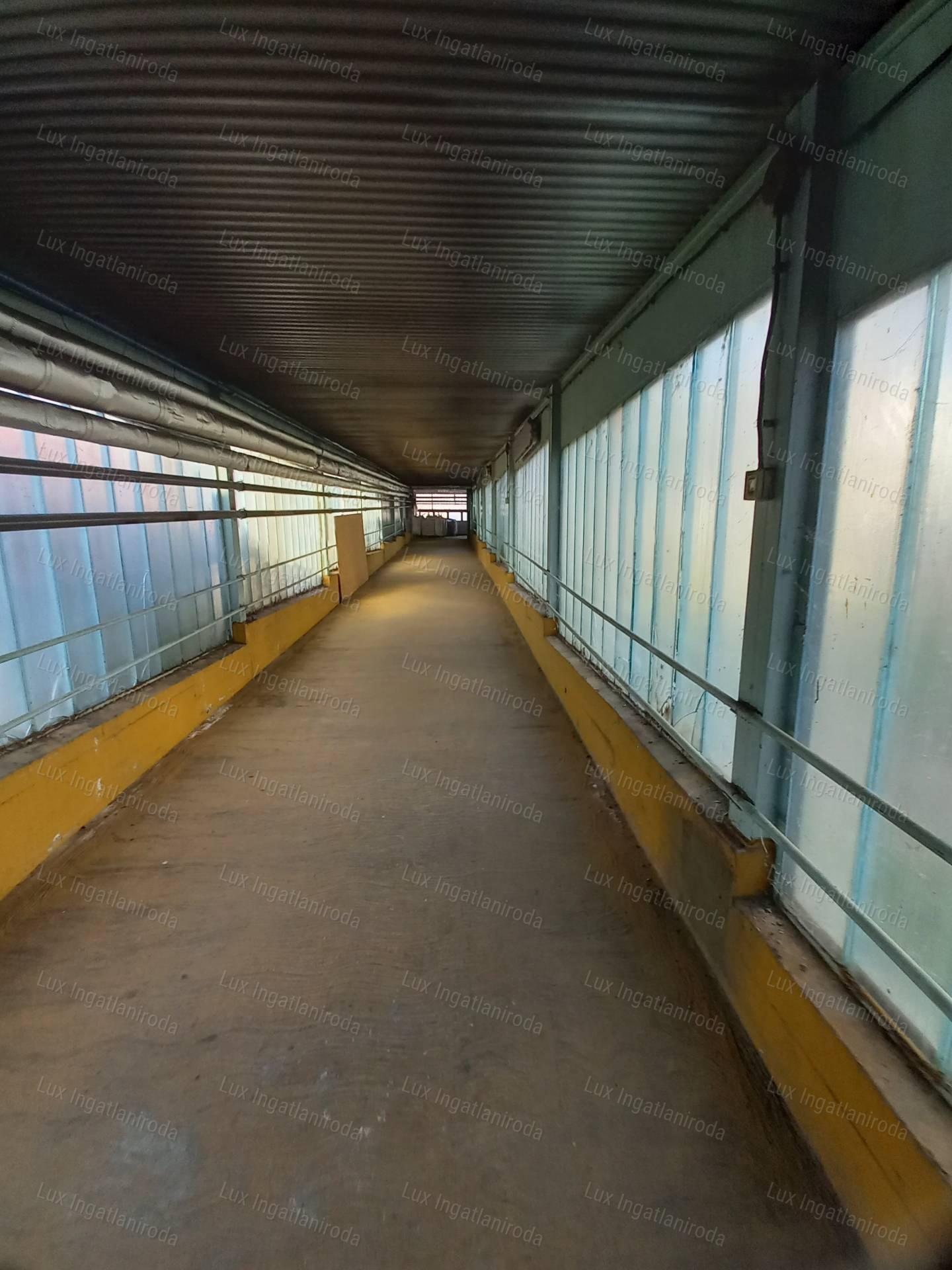 Kiváló megközelíthetőségű ipari ingatlan 5513m²-es telken Almásfüzitőn
