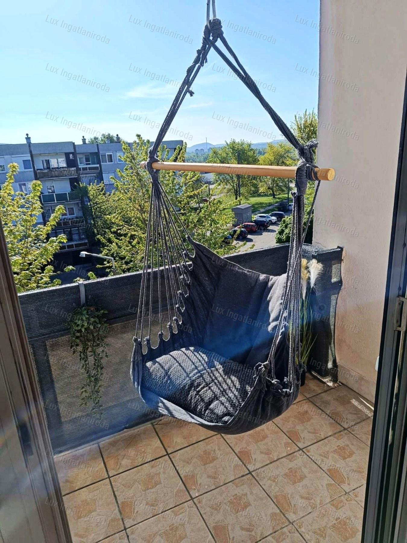 NAGY ERKÉLYES, IGÉNYESEN FELÚJÍTOTT 66 nm LAKÁS!