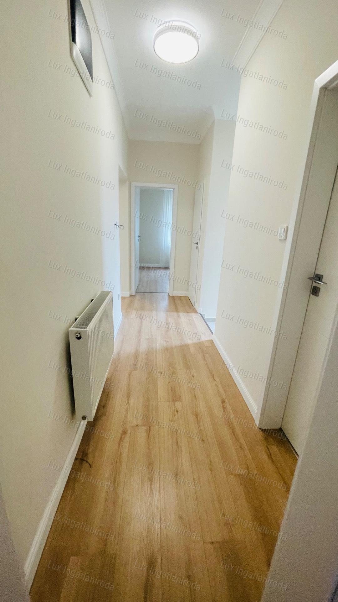 Eladó 94 m2-es társasházi lakás Komáromban, 500 m2-es saját kerttel!