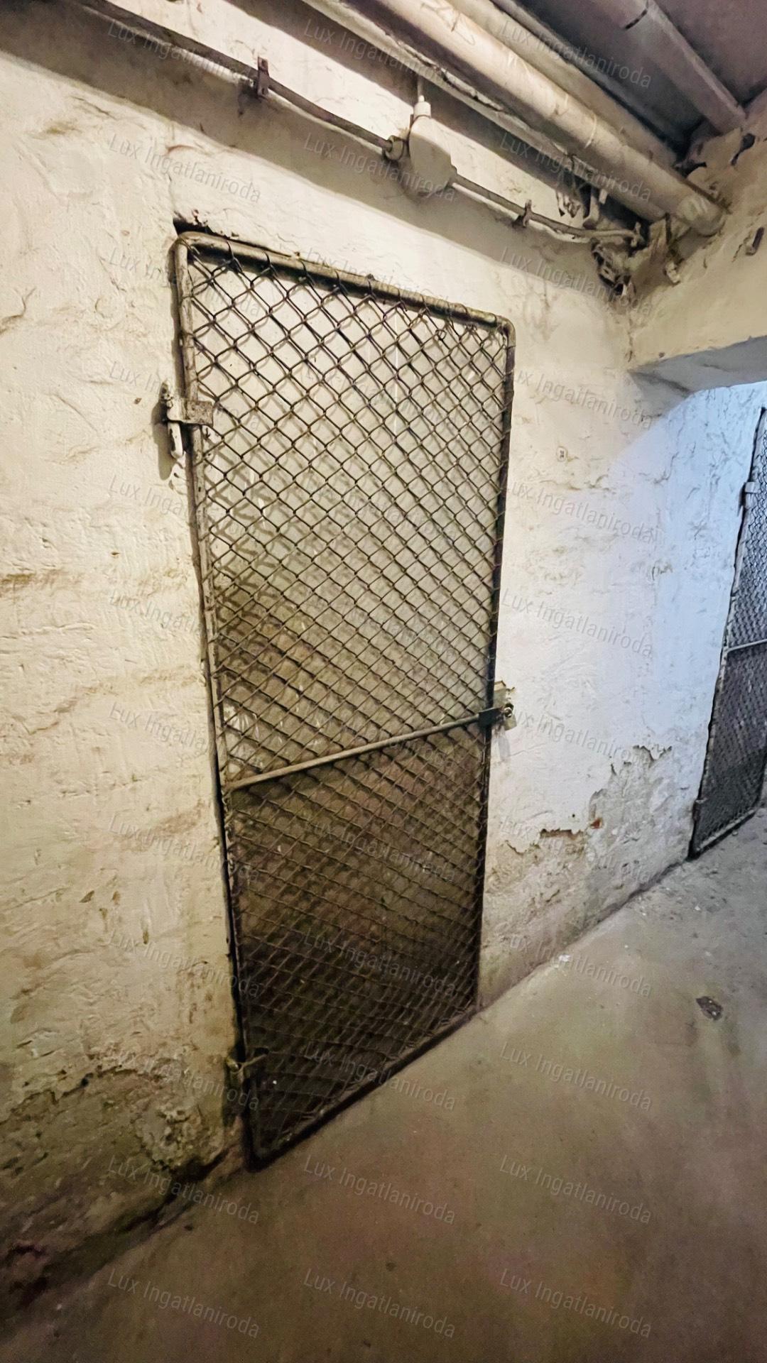 Eladó egy szigetelt 54 m²-es lakás Komárom közkedvelt részén!