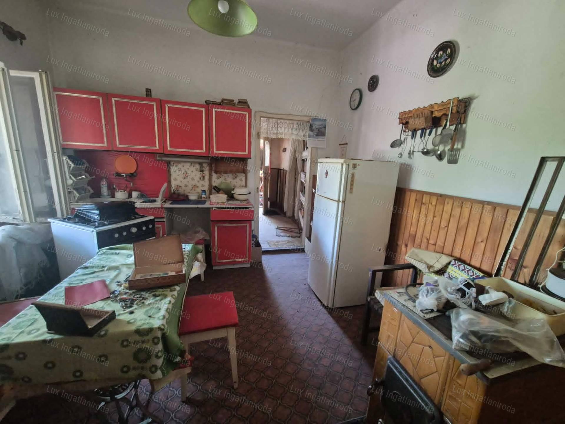 Bakonybánk felújítandó családi ház
