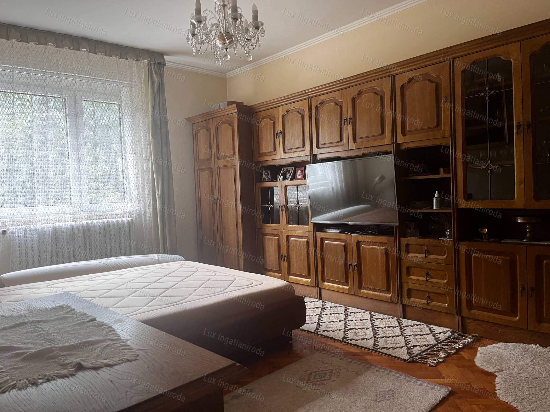 Oroszlány Bánki Donát utcában 74m2-es lakás ELADÓ