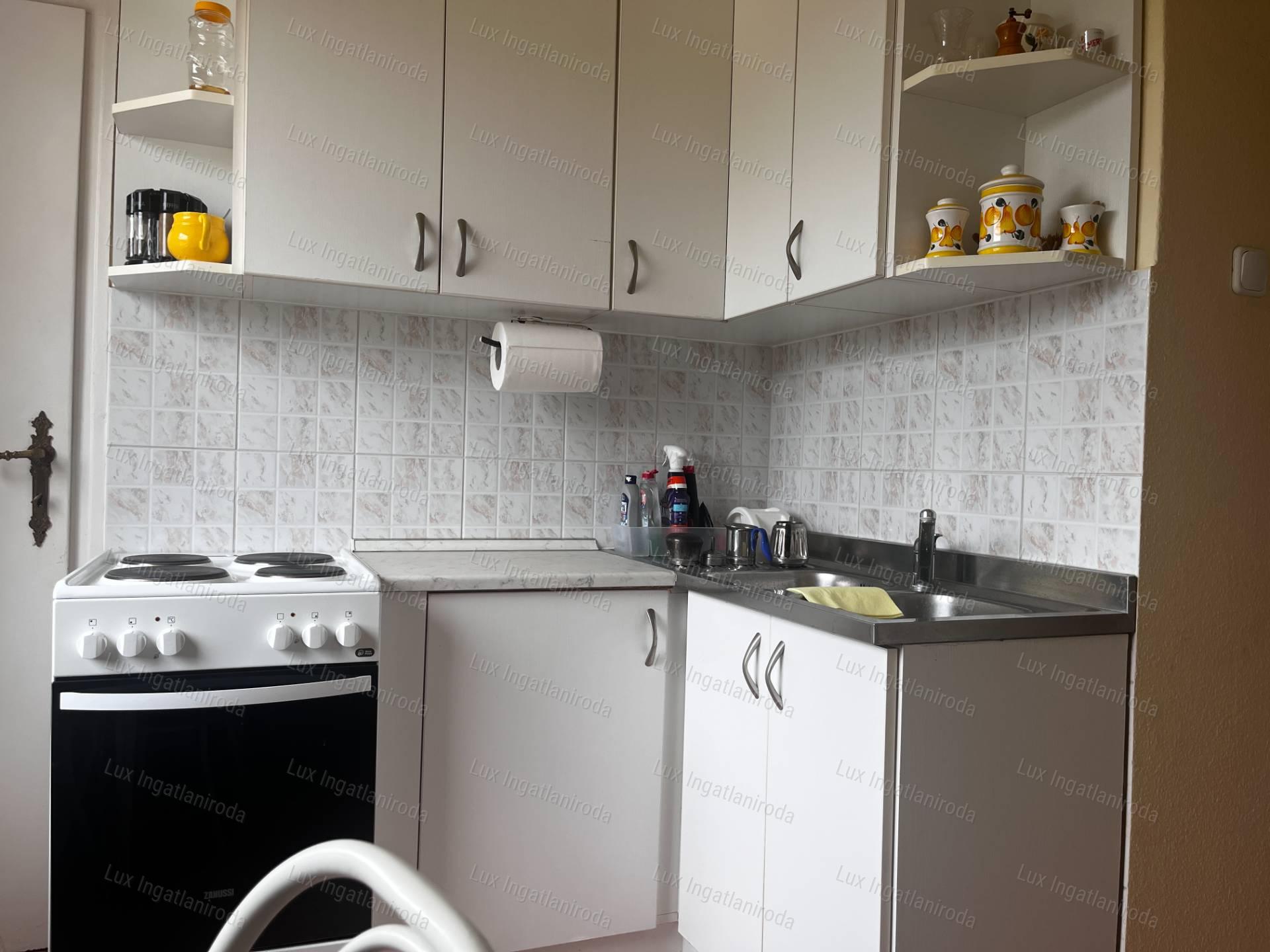Oroszlány Bánki Donát utcában 74m2-es lakás ELADÓ