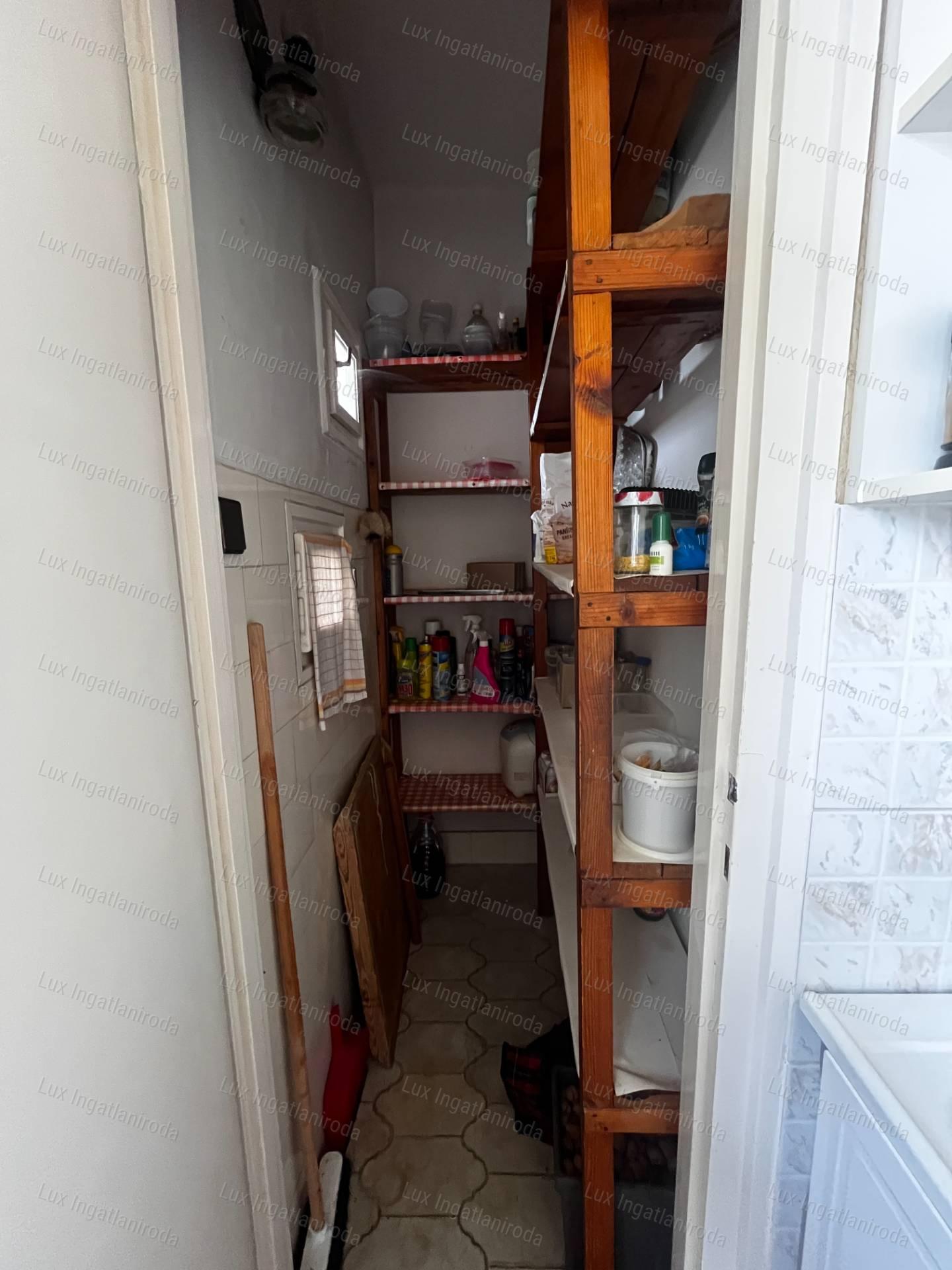 Oroszlány Bánki Donát utcában 74m2-es lakás ELADÓ
