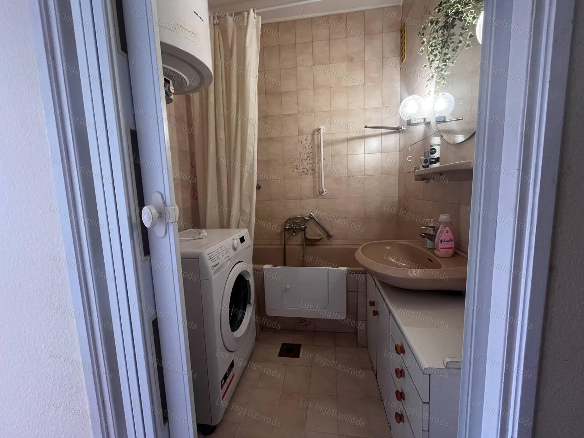 Oroszlány Bánki Donát utcában 74m2-es lakás ELADÓ