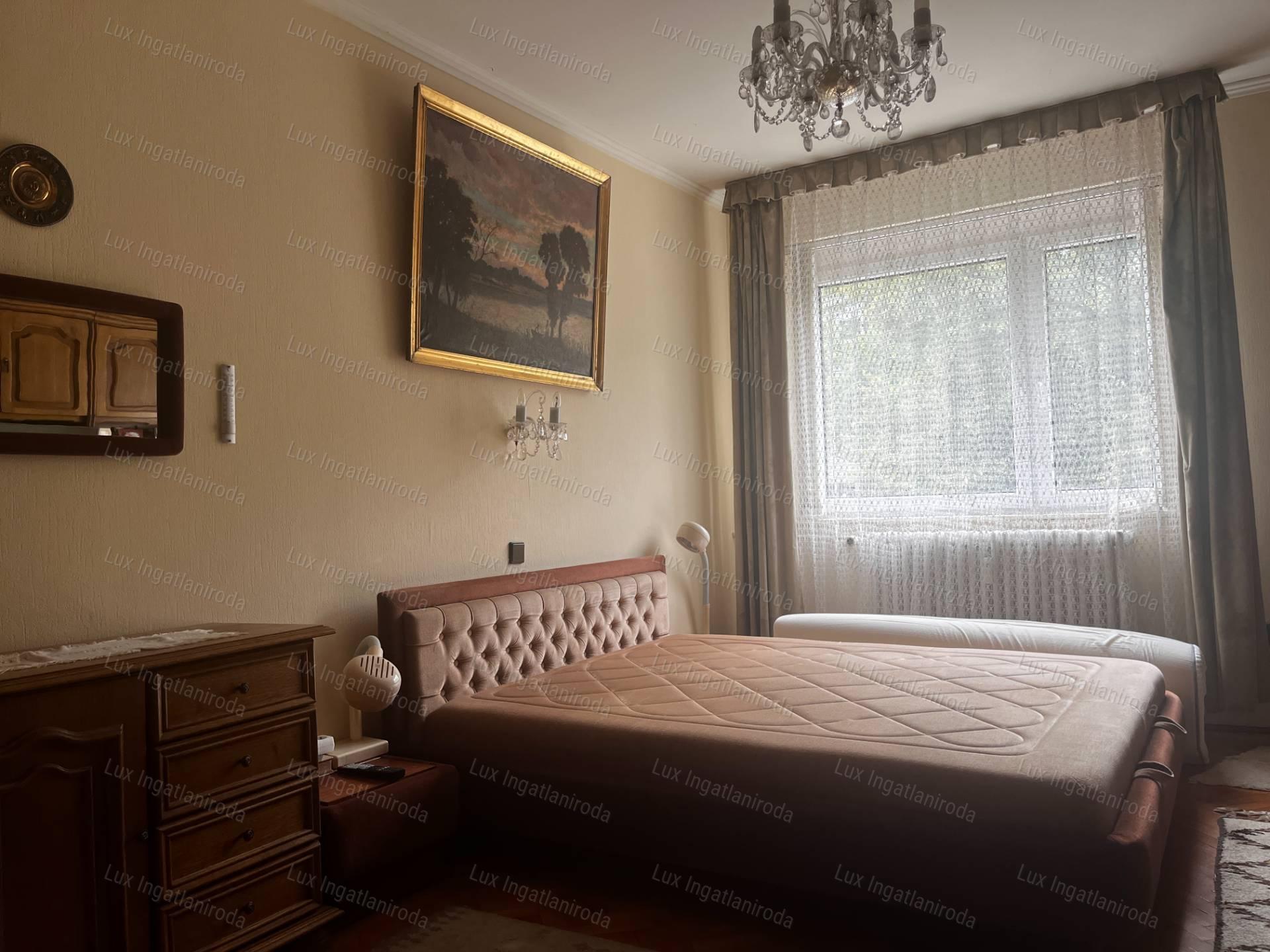 Oroszlány Bánki Donát utcában 74m2-es lakás ELADÓ