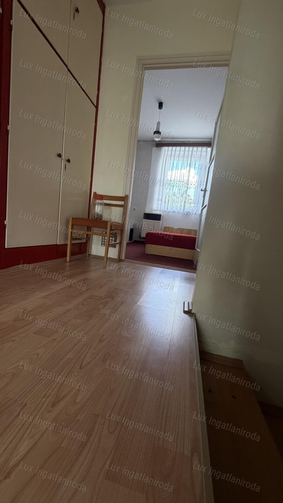 Eladó kiváló adottságokkal rendelkező, garázsos sorházi ingatlan Oroszlányon