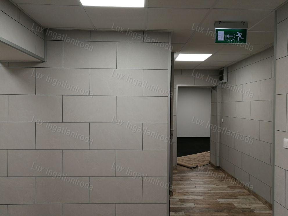 Üzlethelyiség kiadó Komárom központjában, 391 m², sokféle funkcióval.