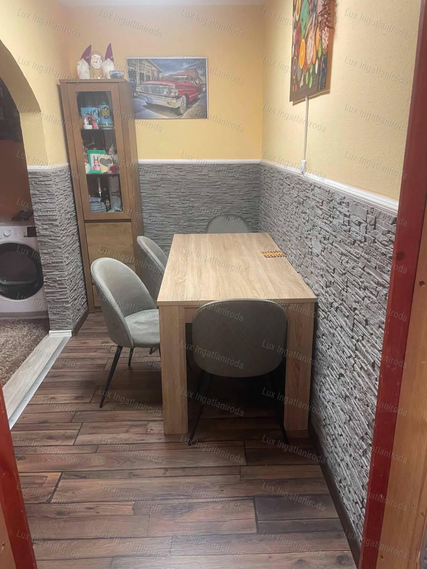 Kedvező áron, teljesen felújított, azonnal költözhető lakás eladó!