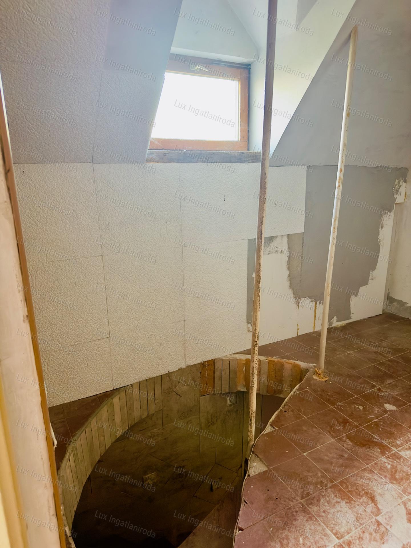 DUNAI PANORÁMÁS HÁZ DUNAALMÁSON ÓRIÁSI LEHETŐSÉGGEL