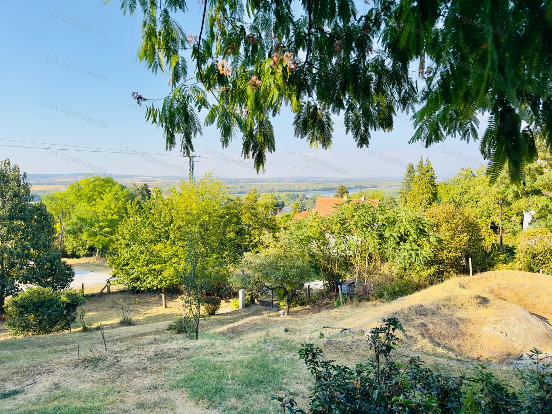 DUNAI PANORÁMÁS HÁZ DUNAALMÁSON ÓRIÁSI LEHETŐSÉGGEL