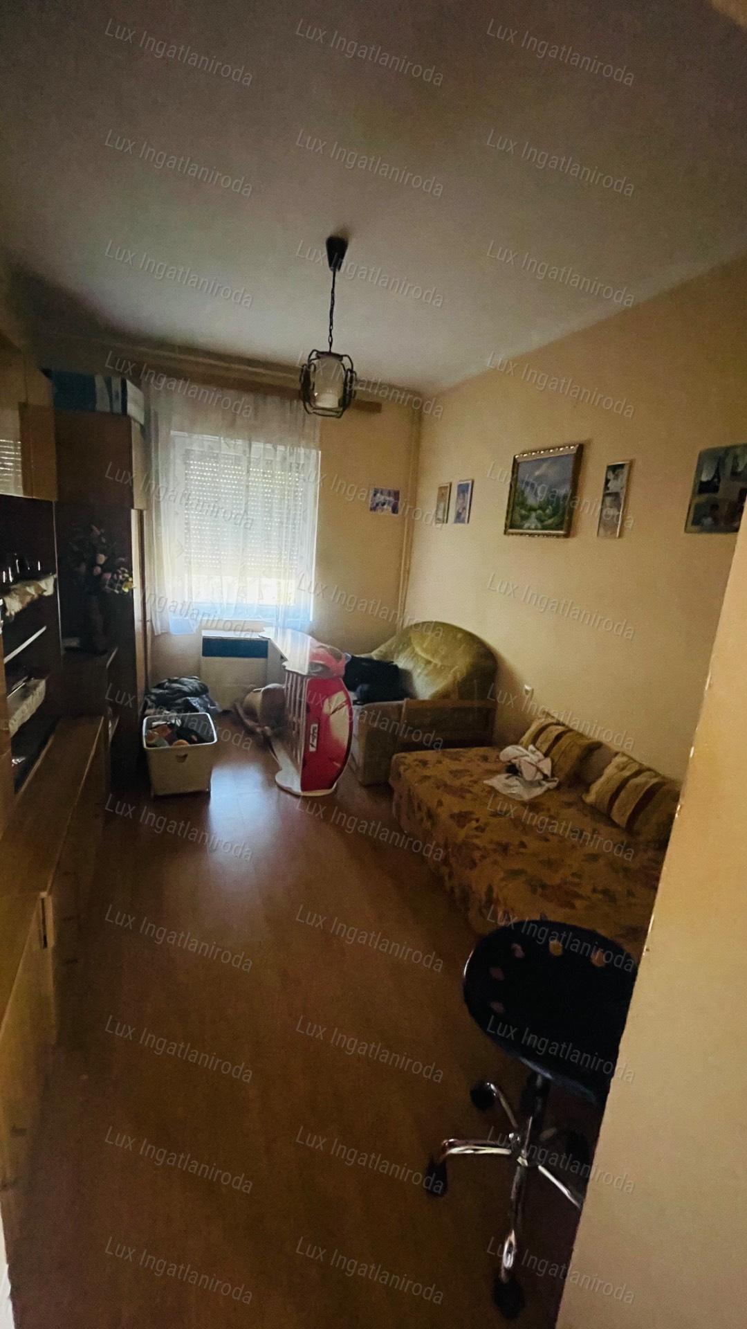 Eladó családi ház Komárom belvárosában, külön kiadható lakrésszel!