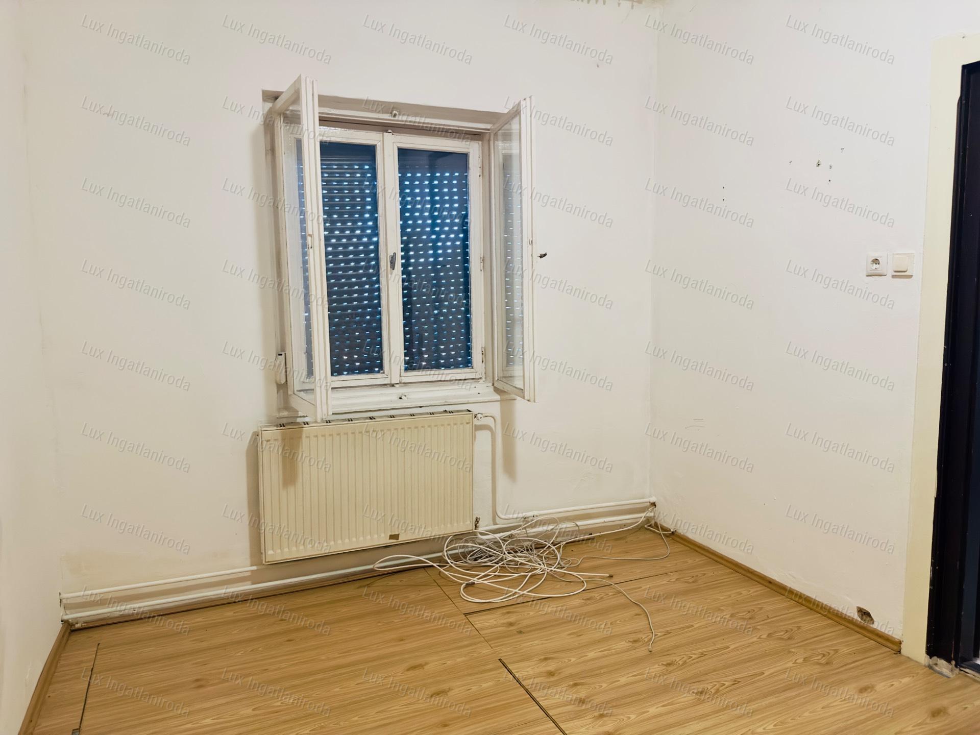 LAKÁS ÁRÁN CSALÁDIHÁZ – FELÚJÍTANDÓ, BEFEKTETÉSI LEHETŐSÉG