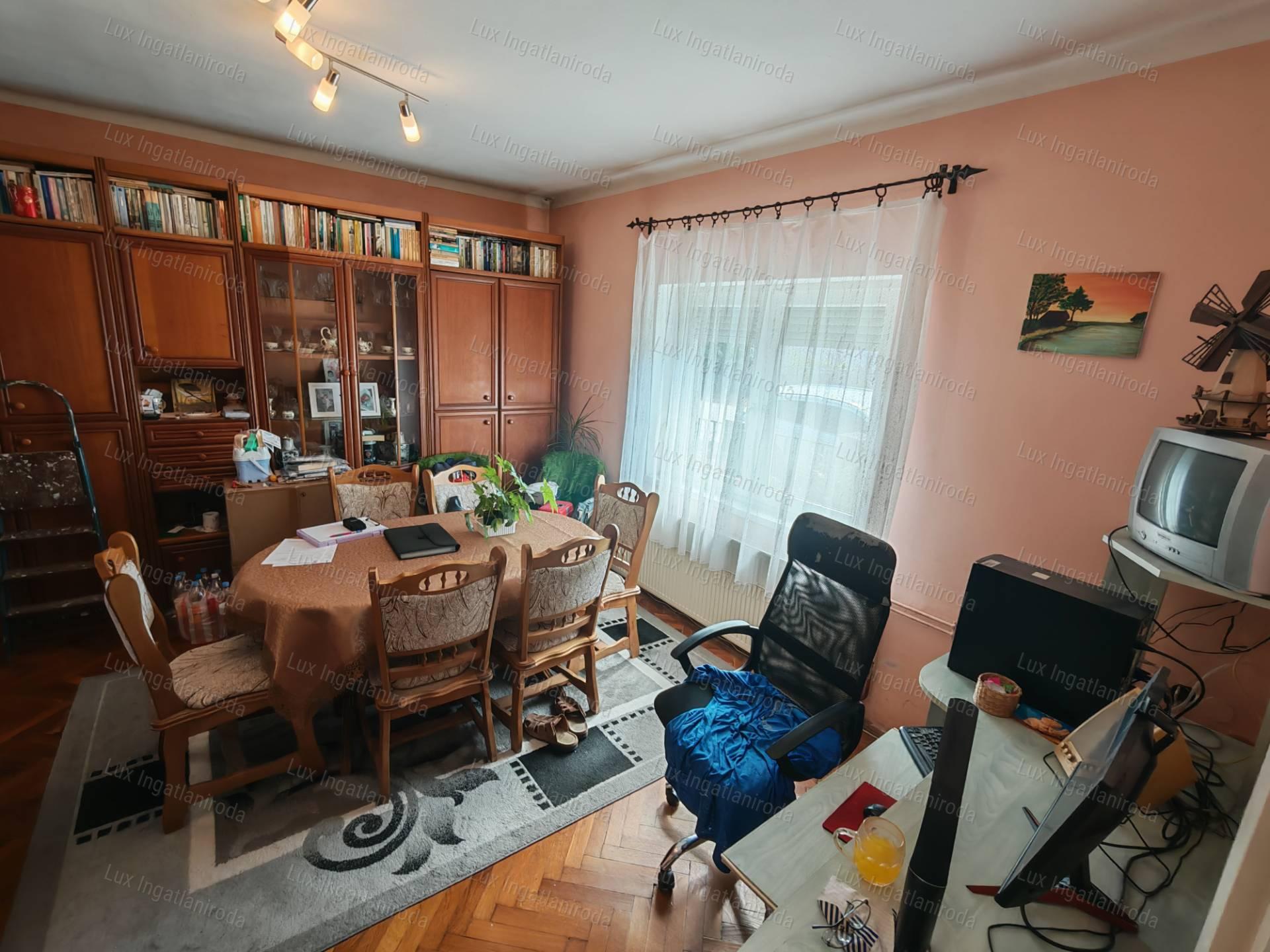 Ács városában remek családi otthon eladó!