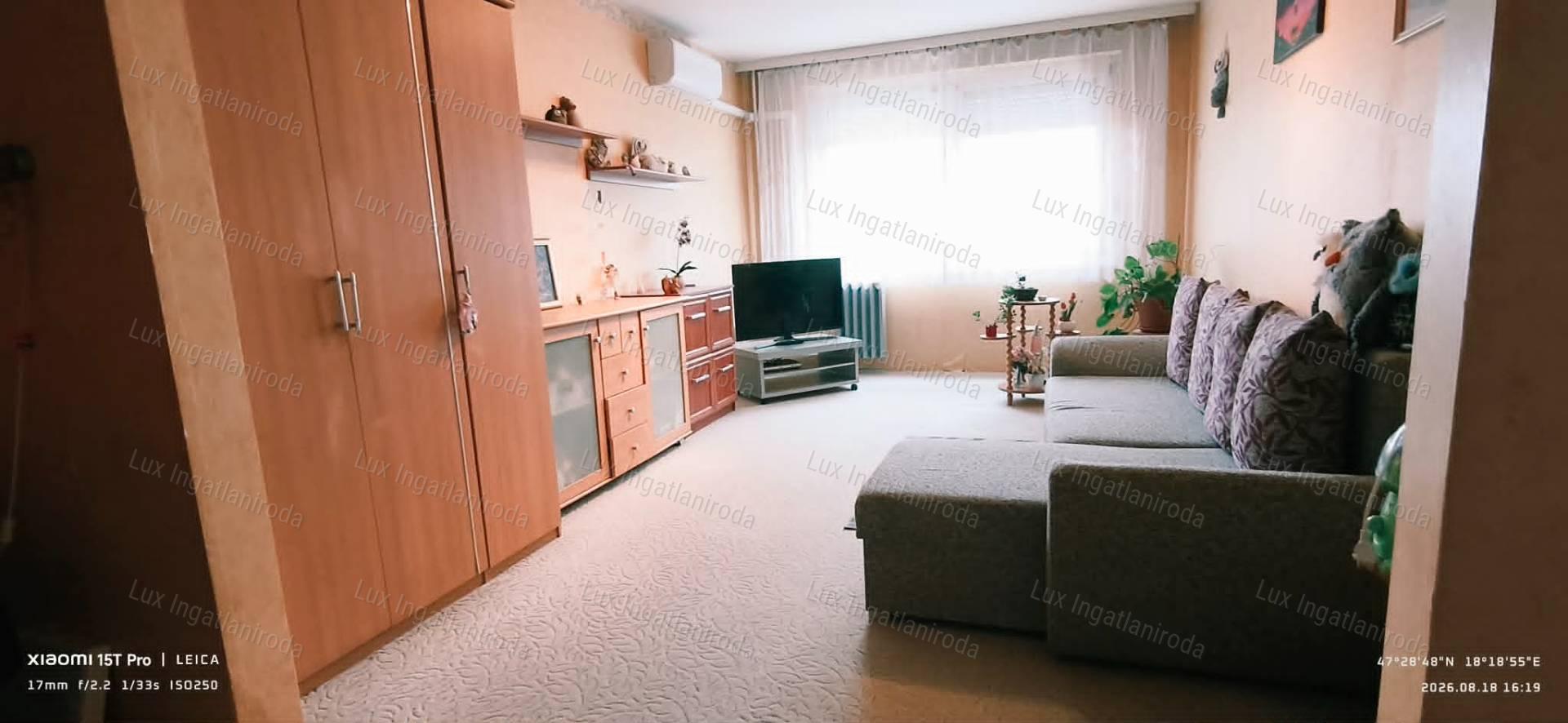 53 m²-es, 2 szoba + hallos lakás Oroszlányon!