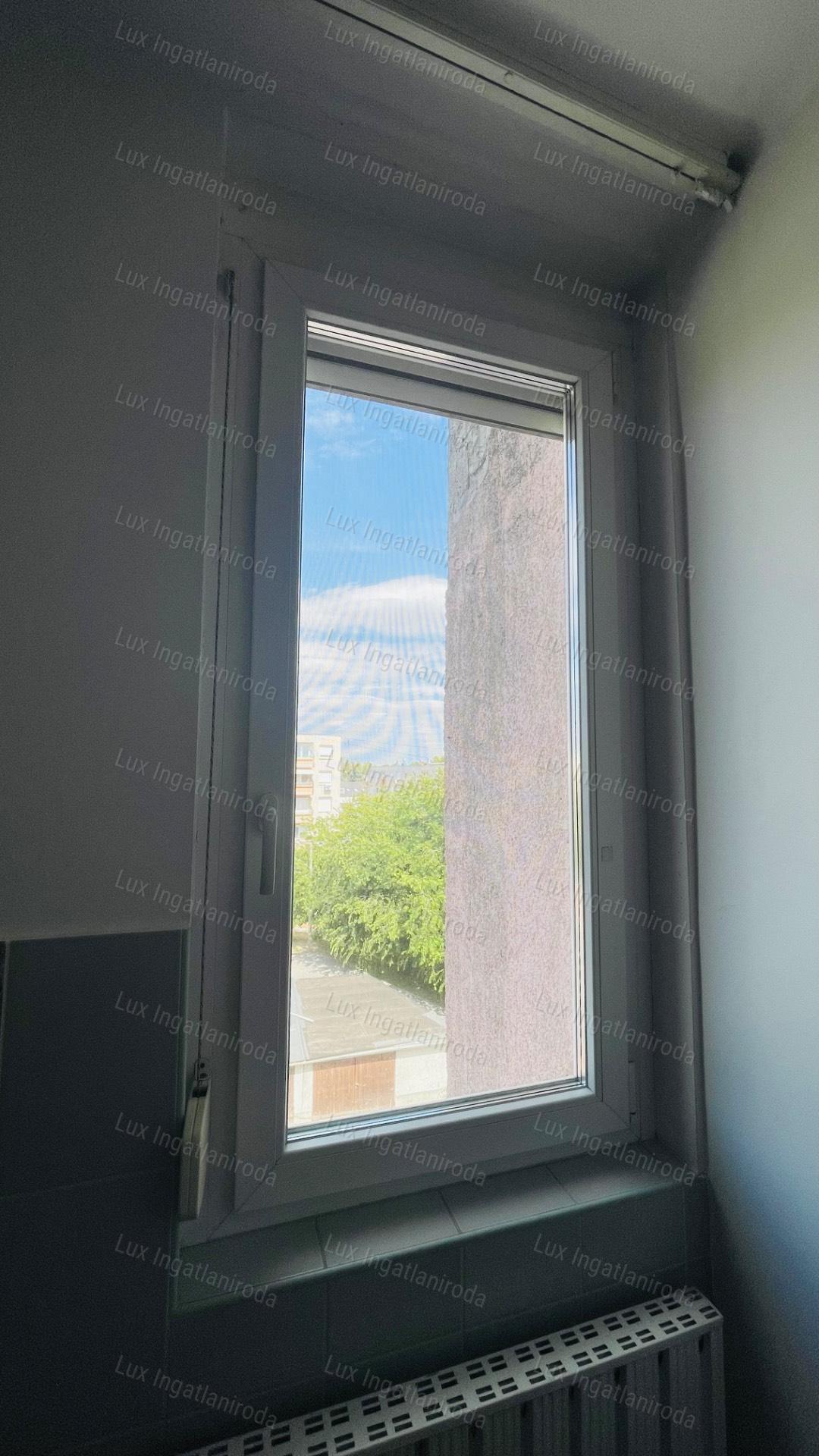 Eladó Komárom belvárosában, alacsony rezsijű téglalakás, panorámával!