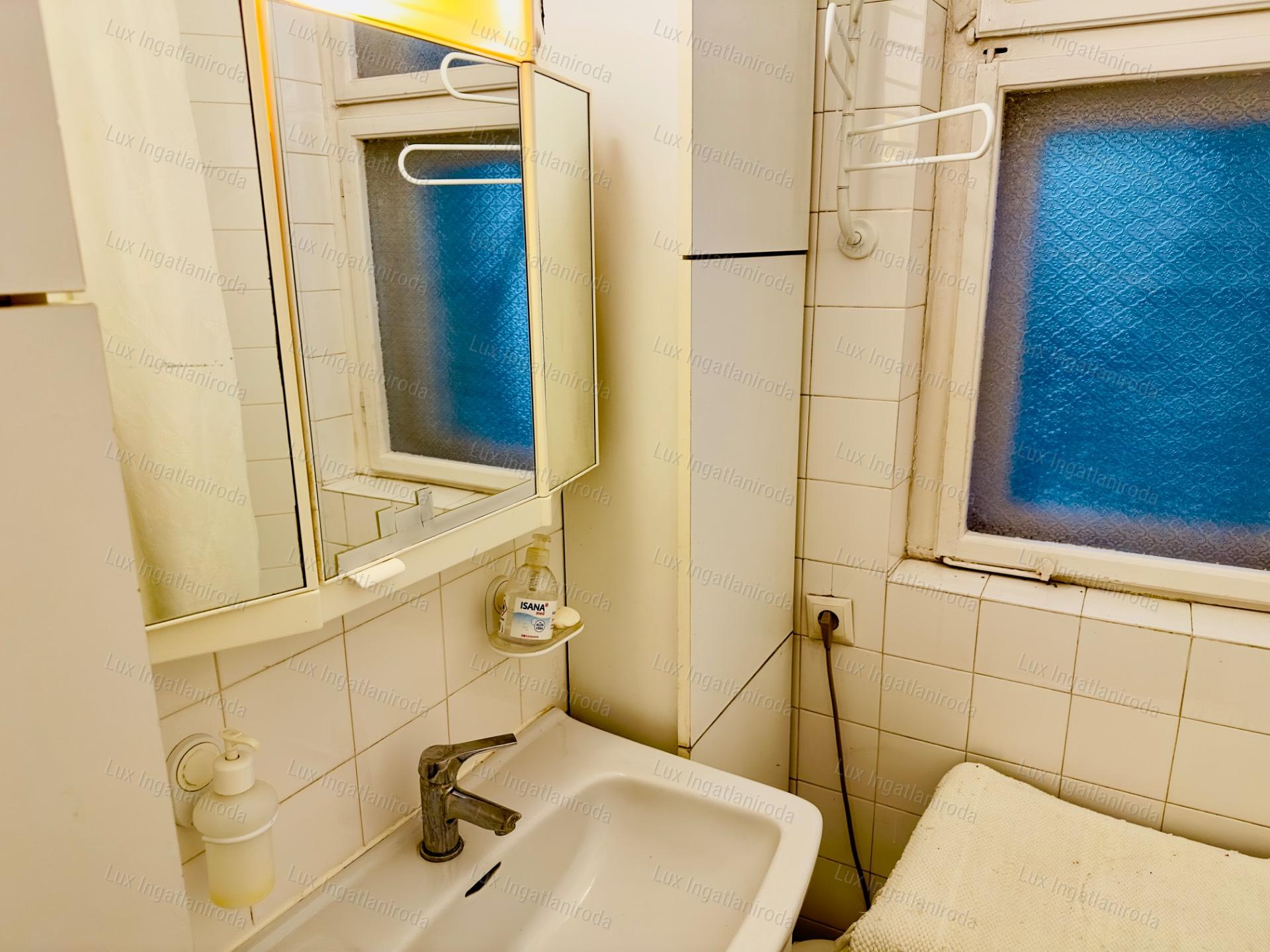 TÁGAS, 86 M²-ES LAKÁS ÜVEGEZETT VERANDÁVAL TATABÁNYA ÓVÁROSÁBAN