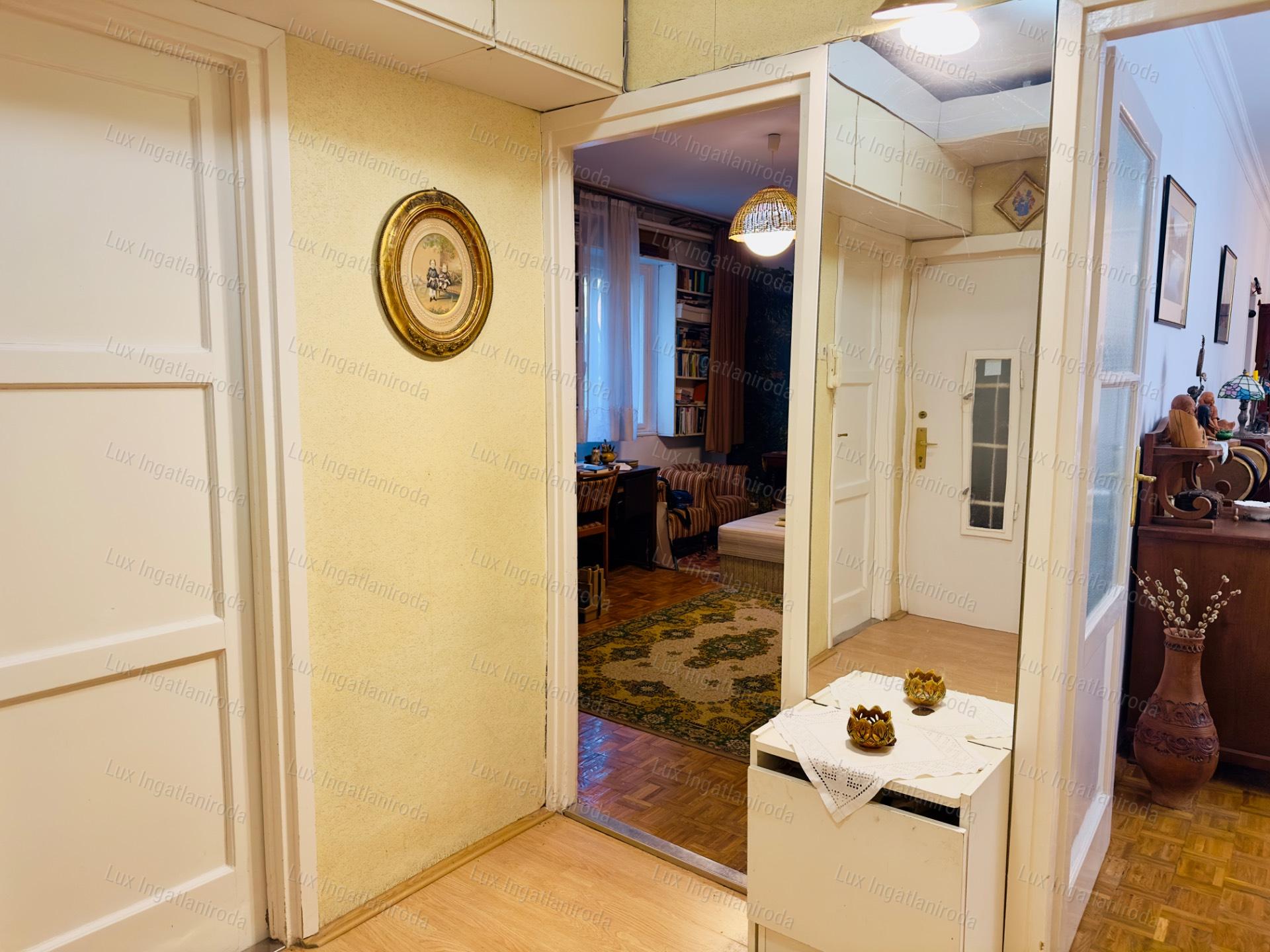 TÁGAS, 86 M²-ES LAKÁS ÜVEGEZETT VERANDÁVAL TATABÁNYA ÓVÁROSÁBAN
