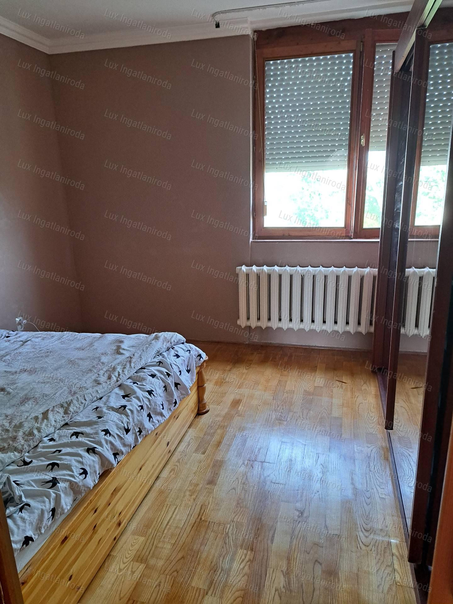 Kiadó Oroszlányon egy 2 szoba+ hálófülkés lakás!