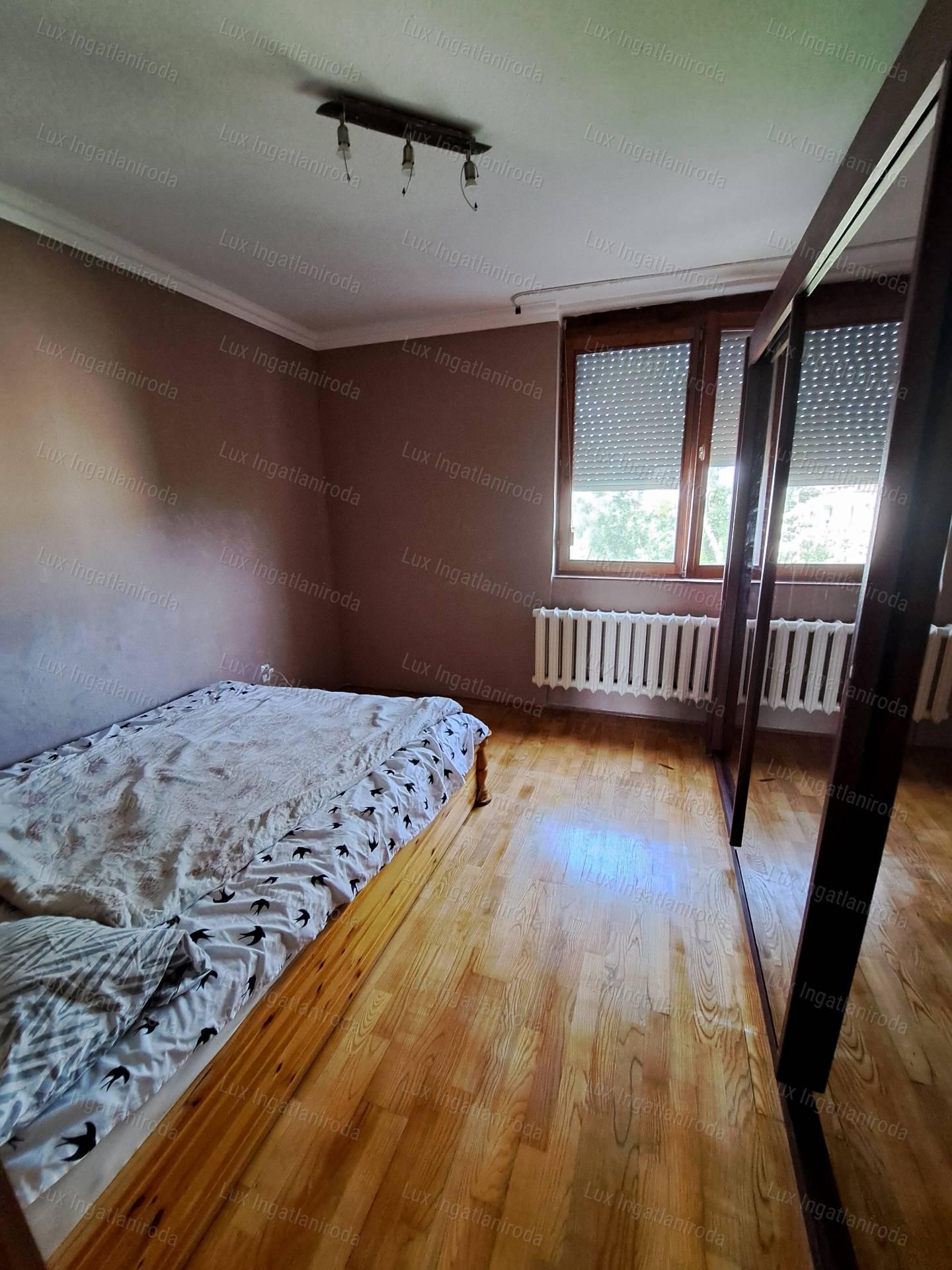 Kiadó Oroszlányon egy 2 szoba+ hálófülkés lakás!