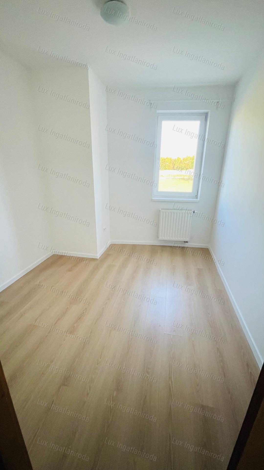 Kiadó háromszobás földszinti lakás Komáromban, terasszal!