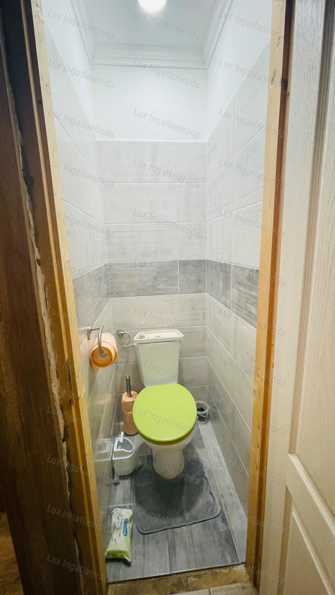 ELADÓ CSALÁDI HÁZ ÁCSON – FELÚJÍTOTT, 3 SZOBA, TERASZ, KEDVEZŐ REZSI!