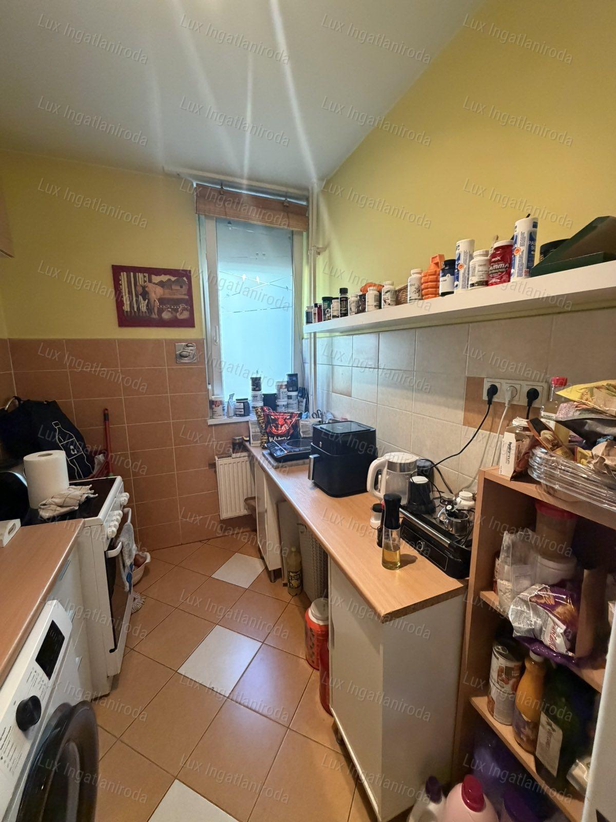 Eladó földszinti téglalakás