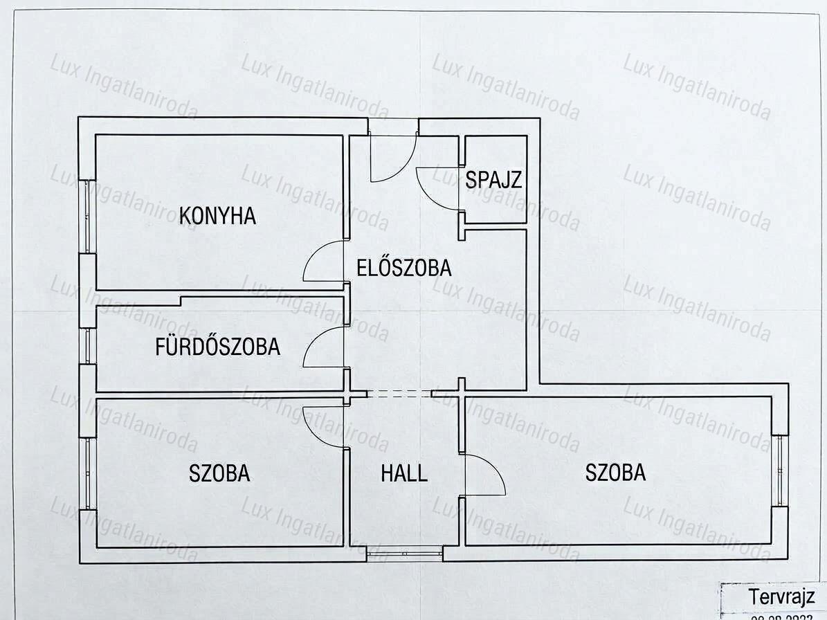 Eladó földszinti téglalakás