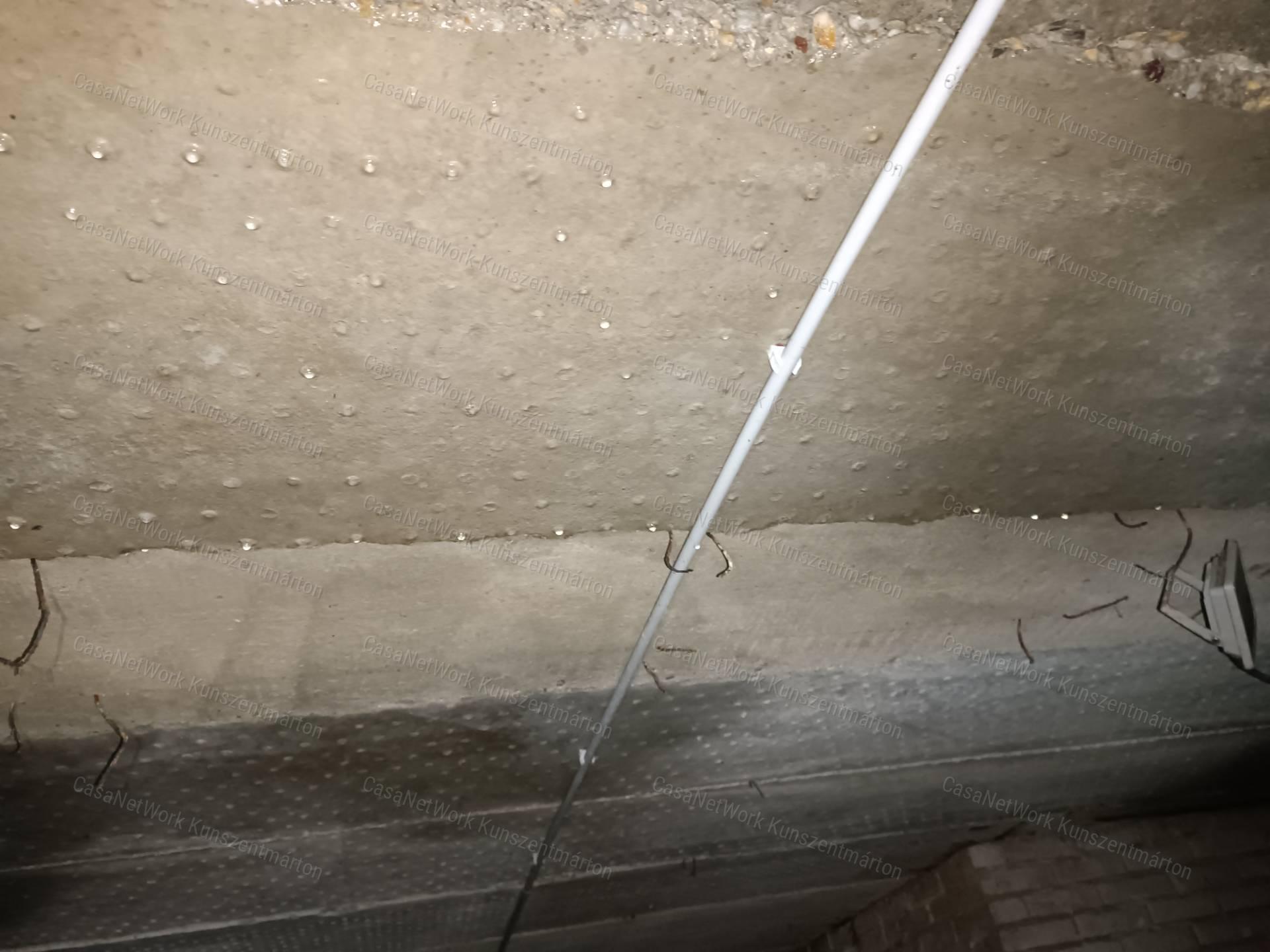 Kunszentmártonban eladó építési telek 350m2-es pincével
