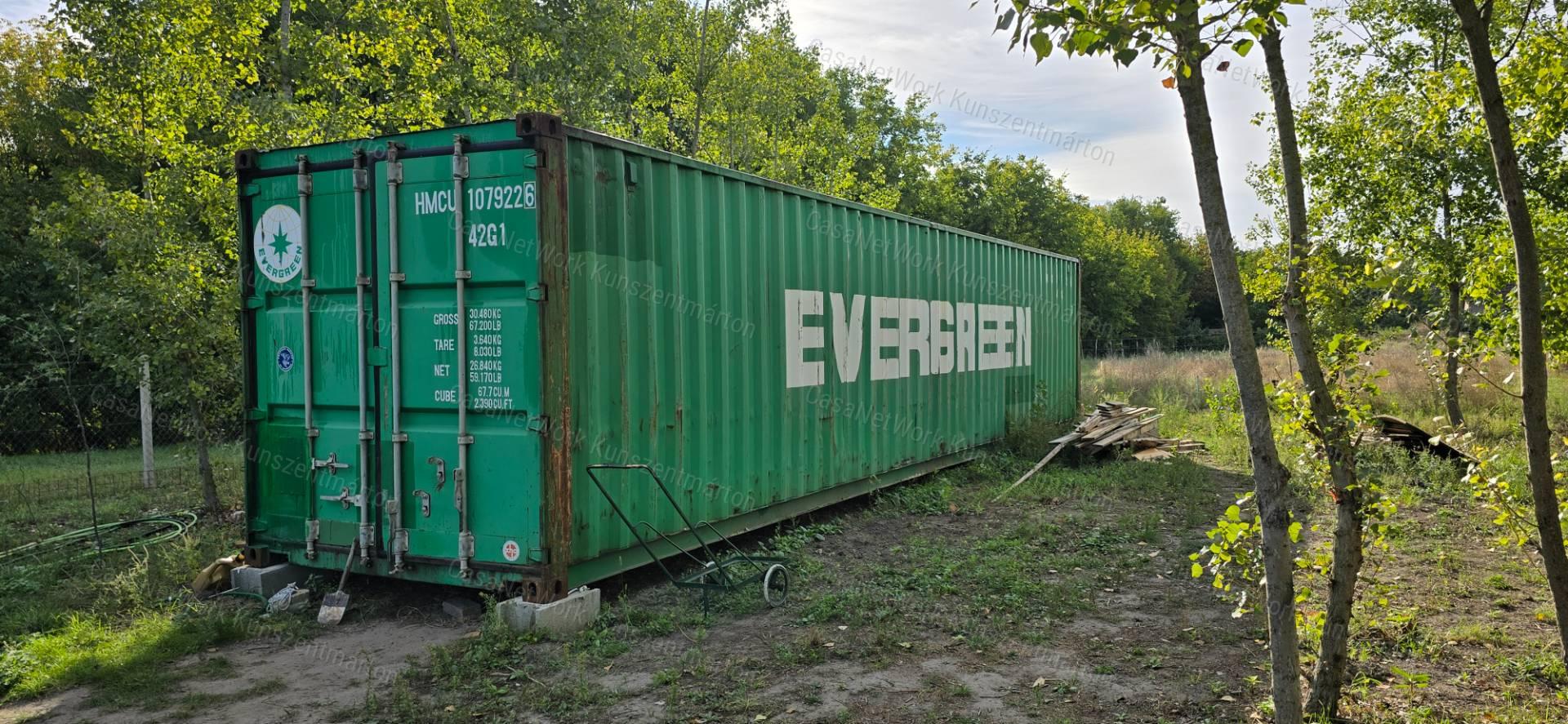 Tiszaalpáron a Holtágnál eladó telek, 31 m2-es nyaralóval