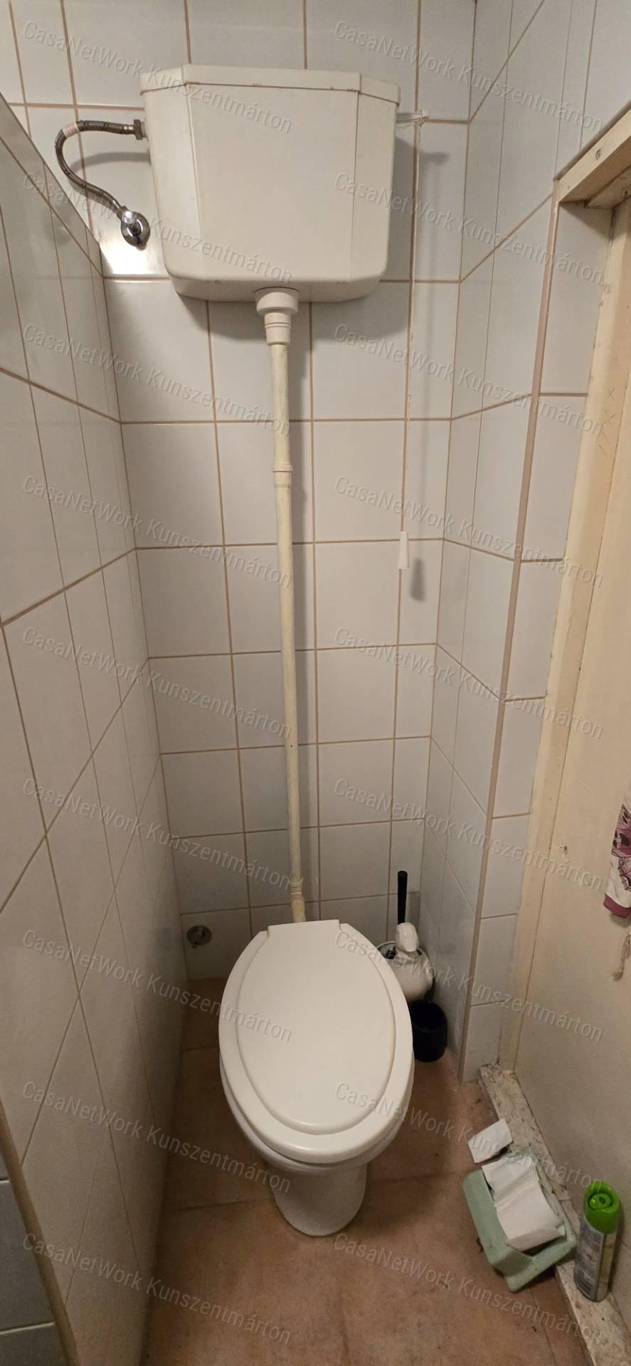 Cibakházán eladó, központhoz közel, 3 szobás családi ház