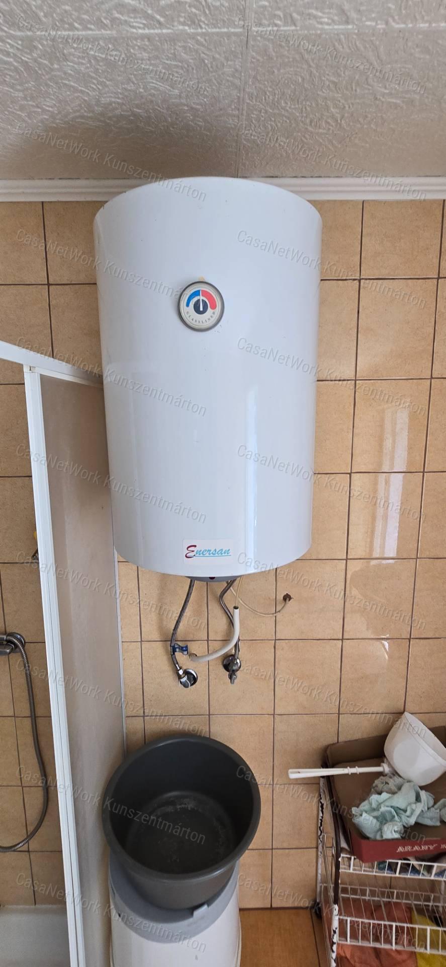 Cserkeszőlőn eladó kétszobás nyaraló, gyümölcsössel