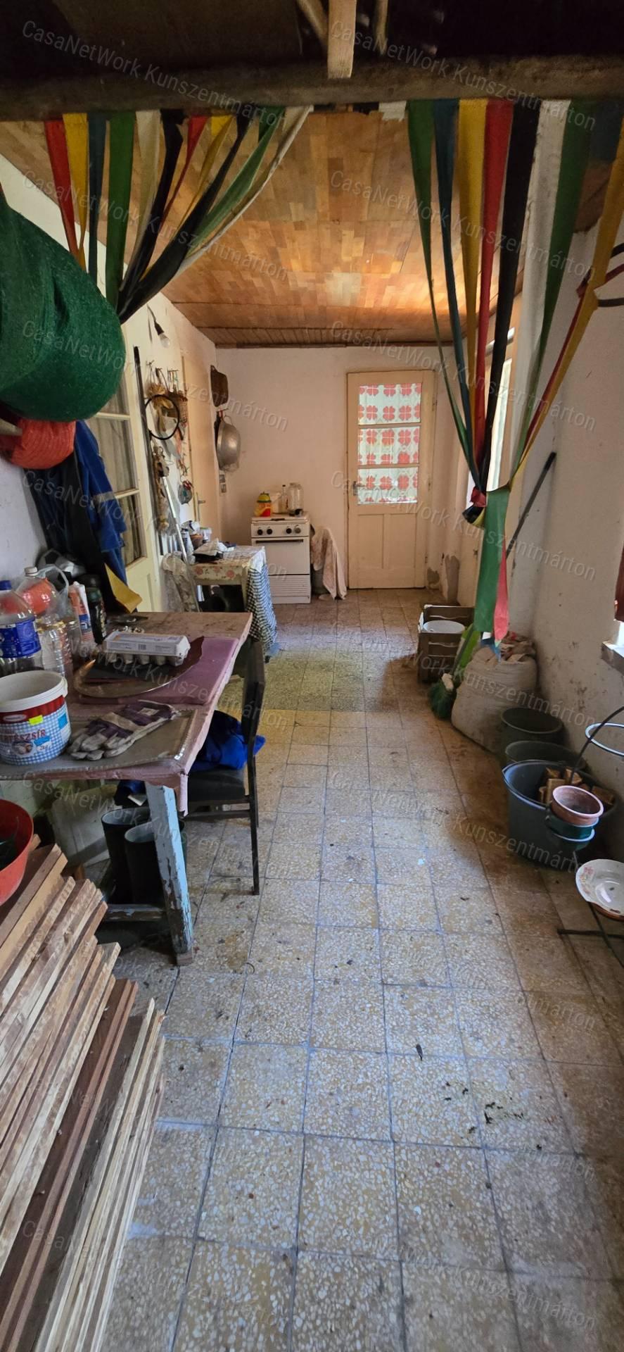 Csépán eladó 2 szobás családi ház