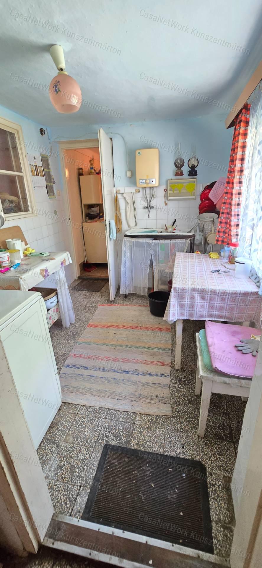 Csépán eladó 2 szobás családi ház