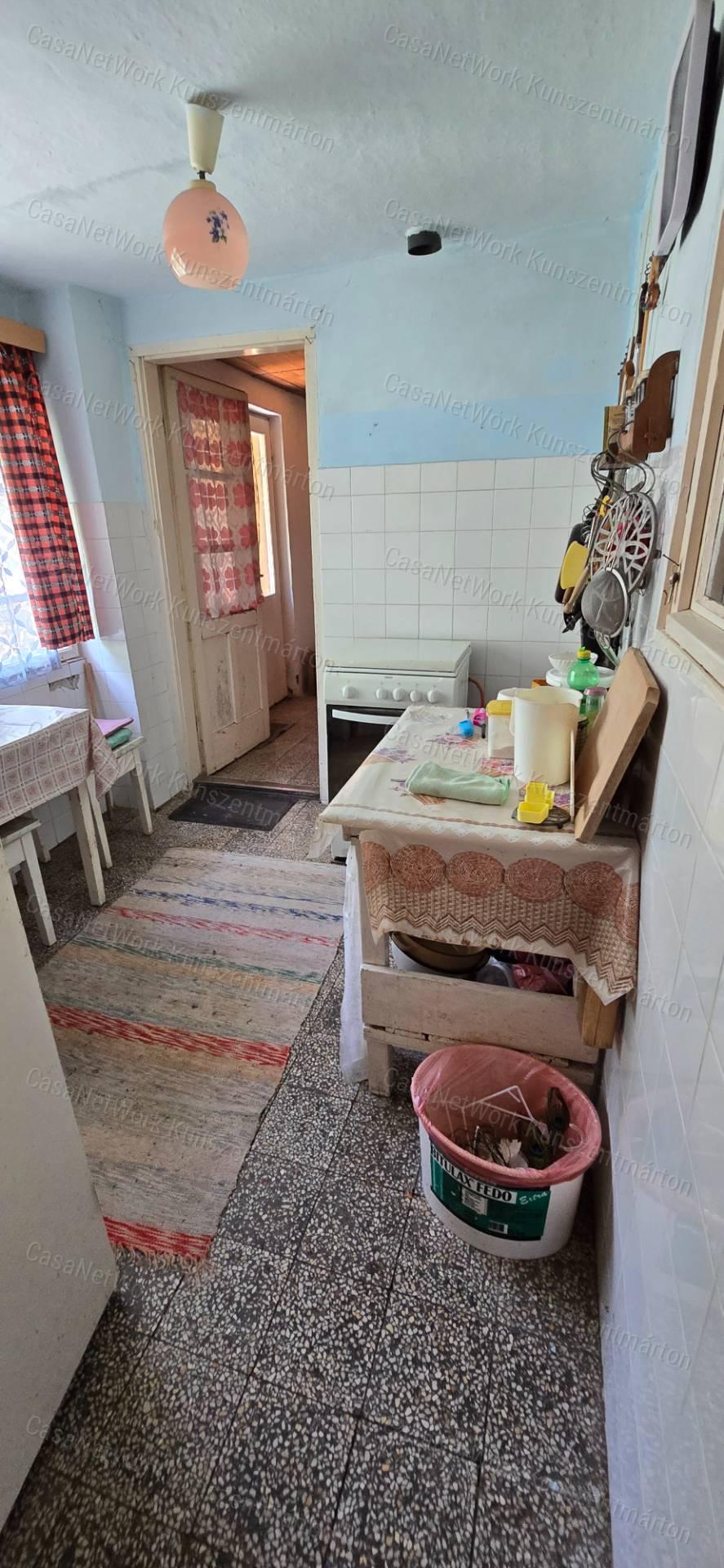 Csépán eladó 2 szobás családi ház