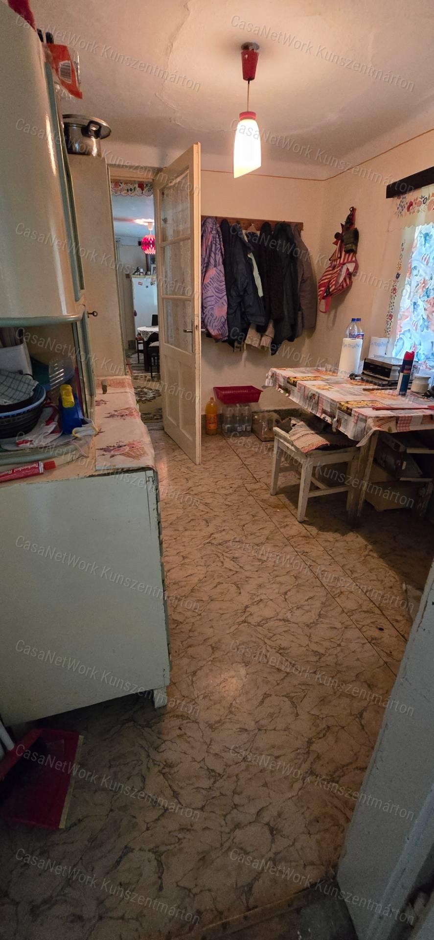 Csépán eladó 2 szobás családi ház