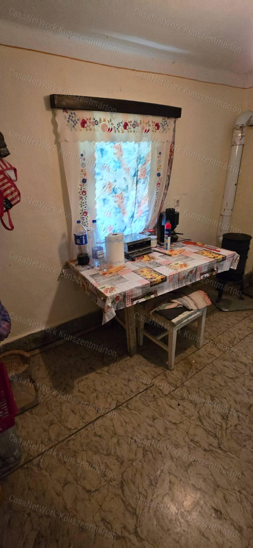 Csépán eladó 2 szobás családi ház