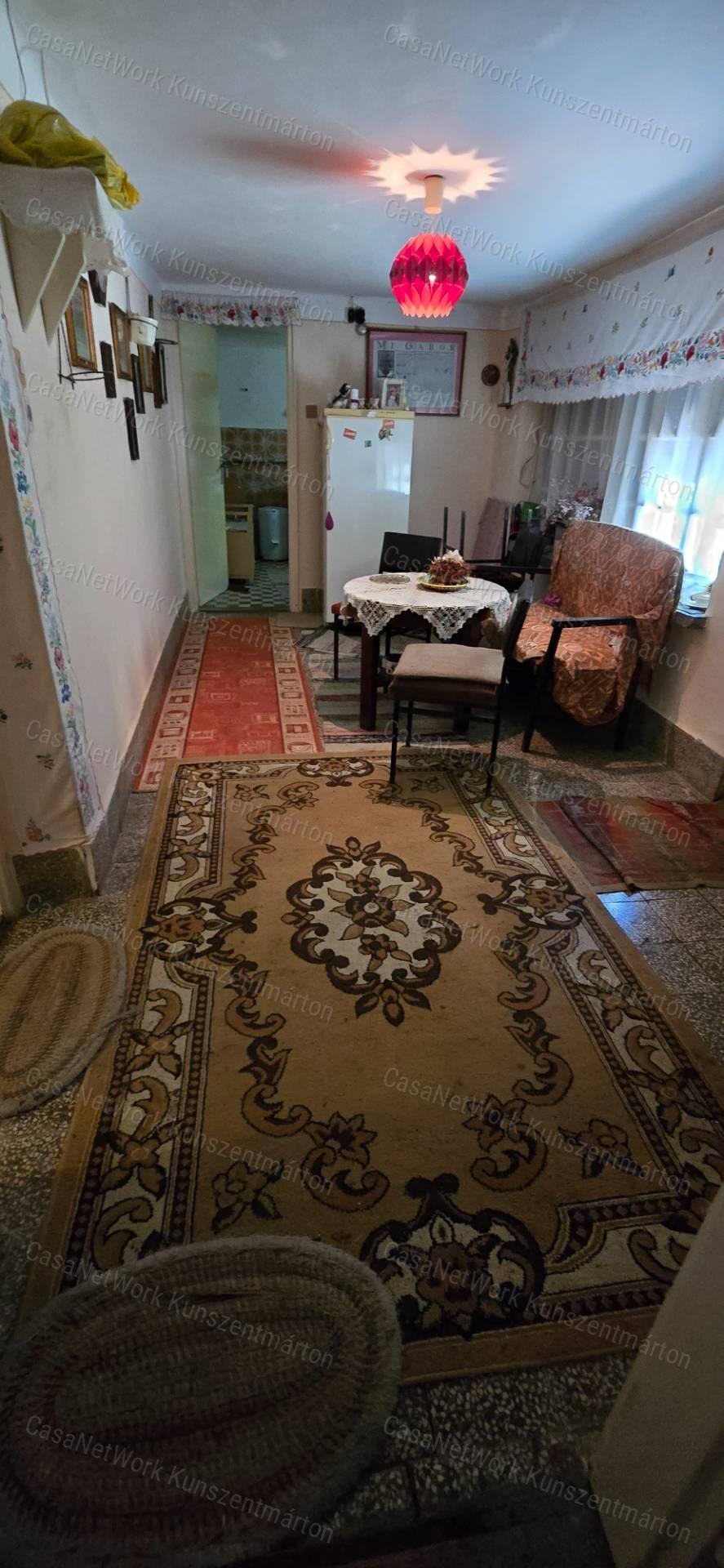 Csépán eladó 2 szobás családi ház