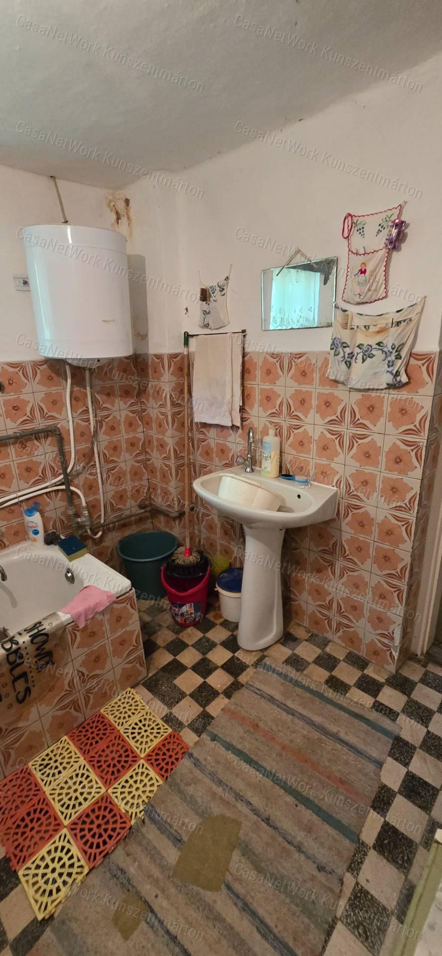 Csépán eladó 2 szobás családi ház