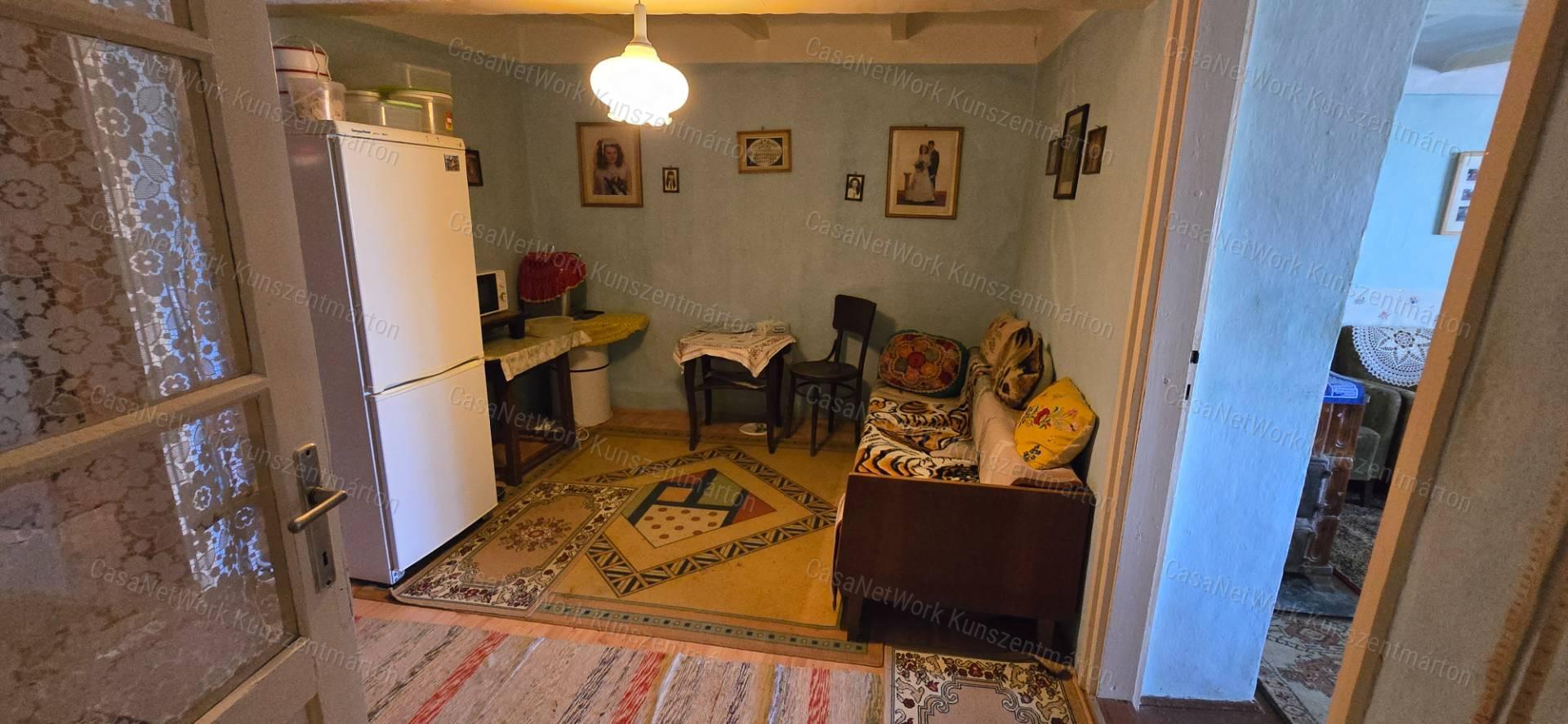 Csépán eladó 2 szobás családi ház