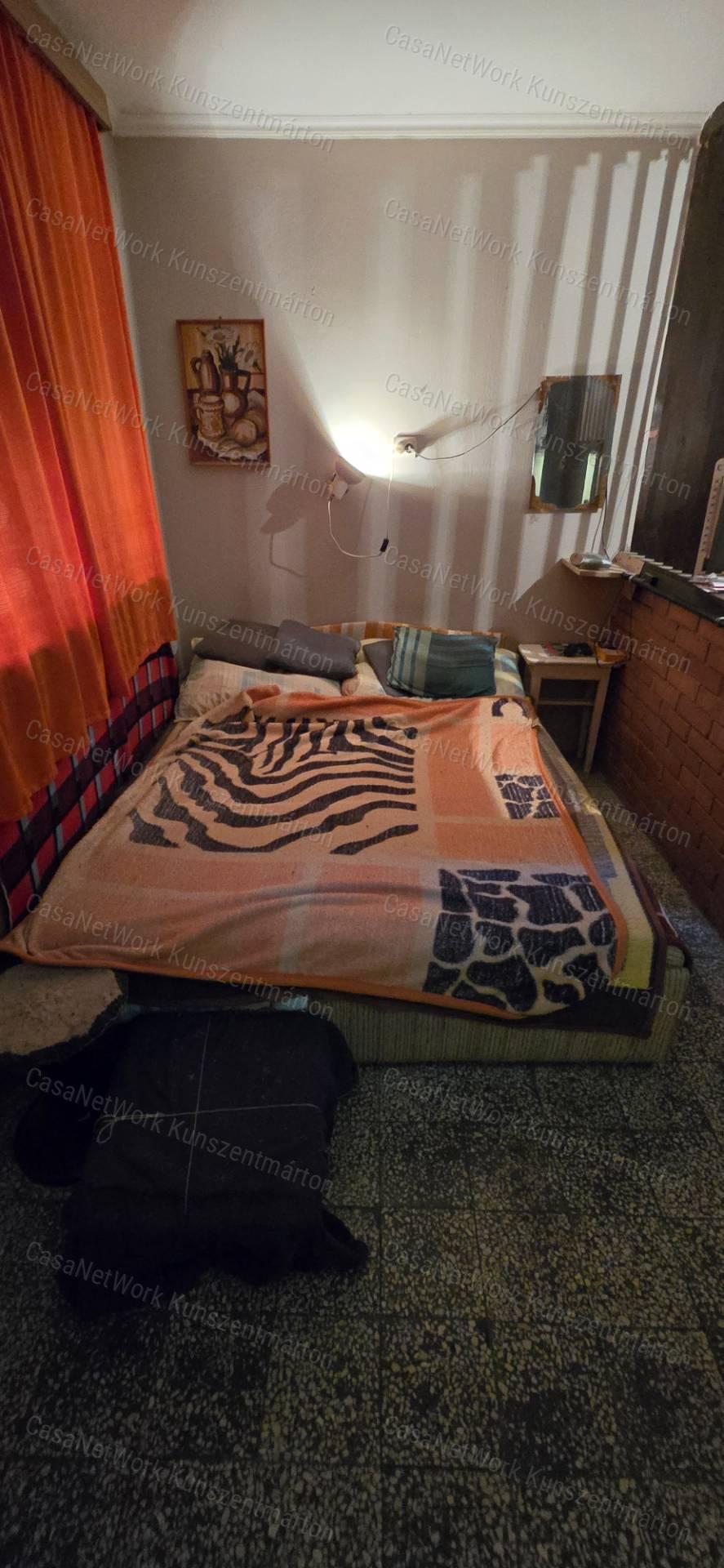 Cserkeszőlőn eladó 2 szobás családi ház