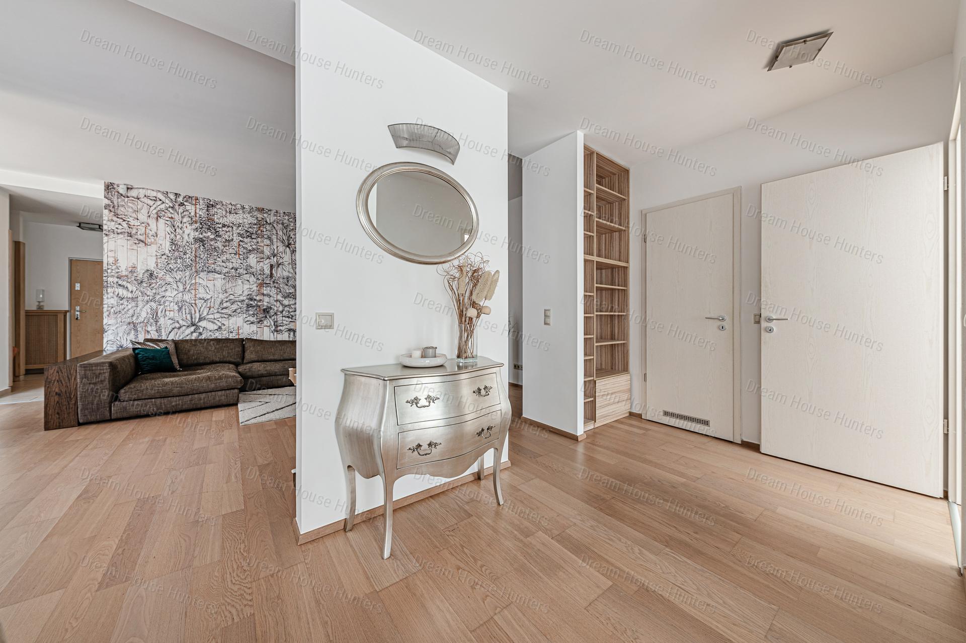 Kiadó dupla erkélyes luxus ingatlan az I. kerületben