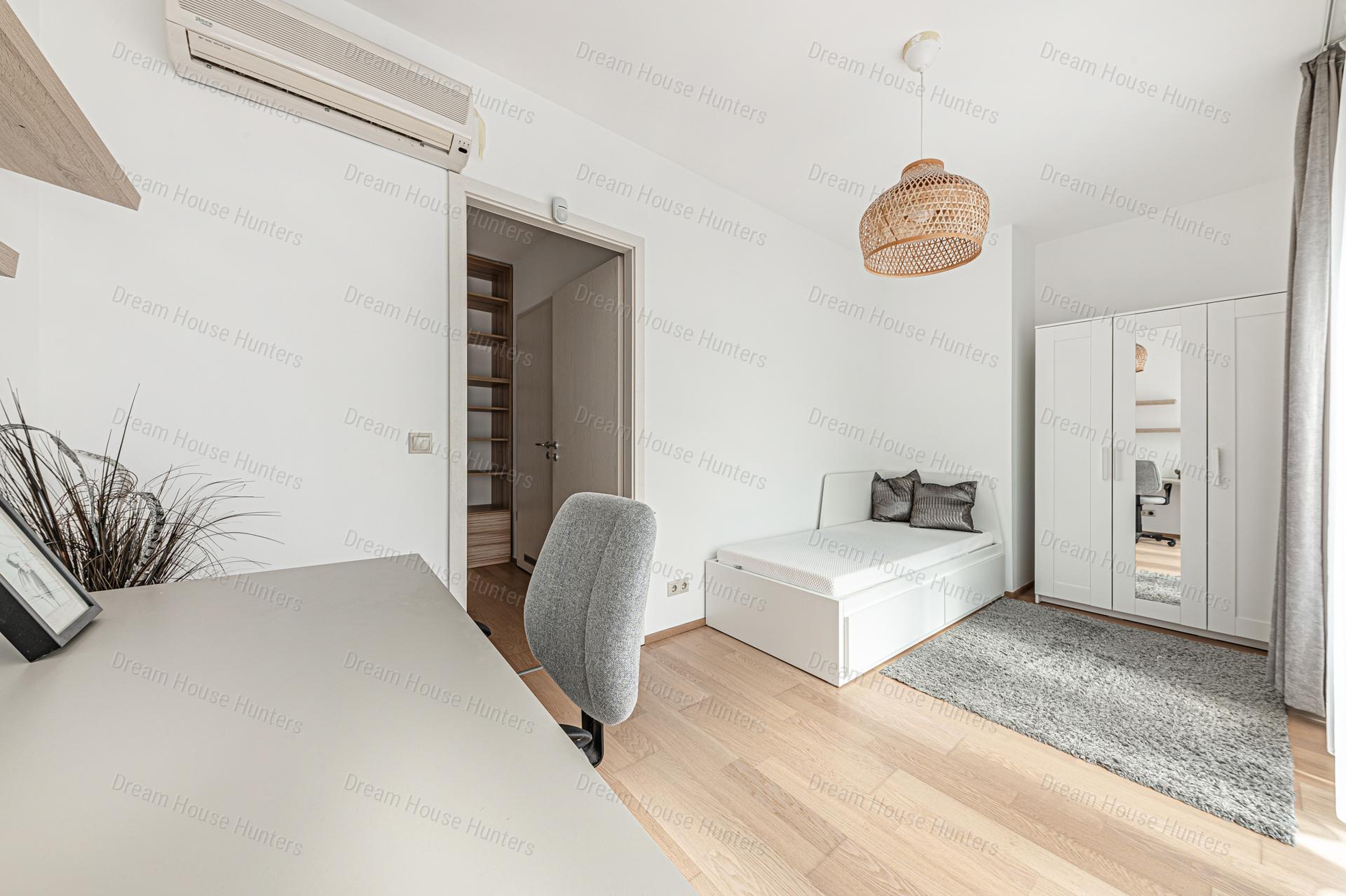 Kiadó dupla erkélyes luxus ingatlan az I. kerületben