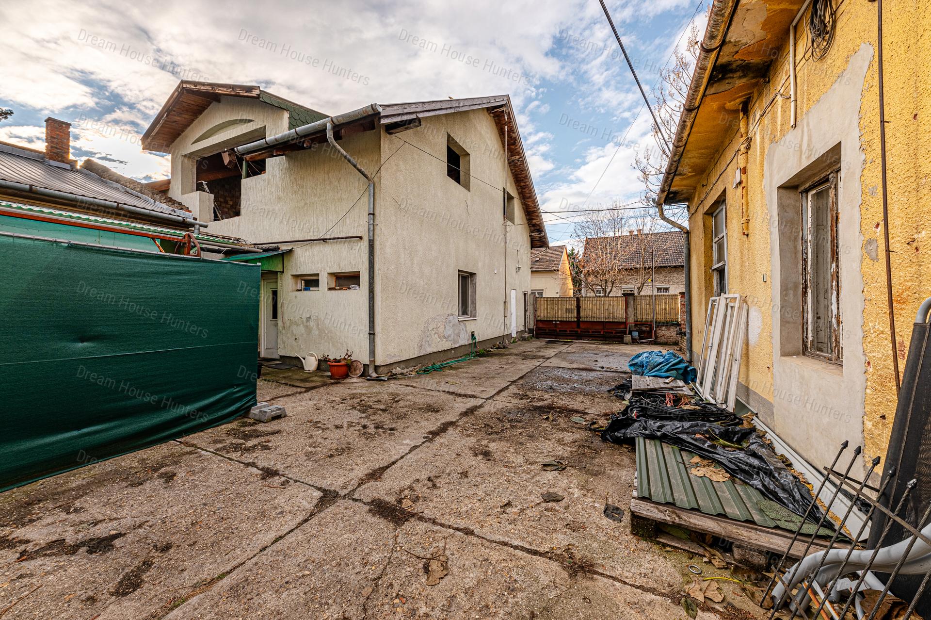 Budapest XV. kerület családi házas övezetében Ipari terület