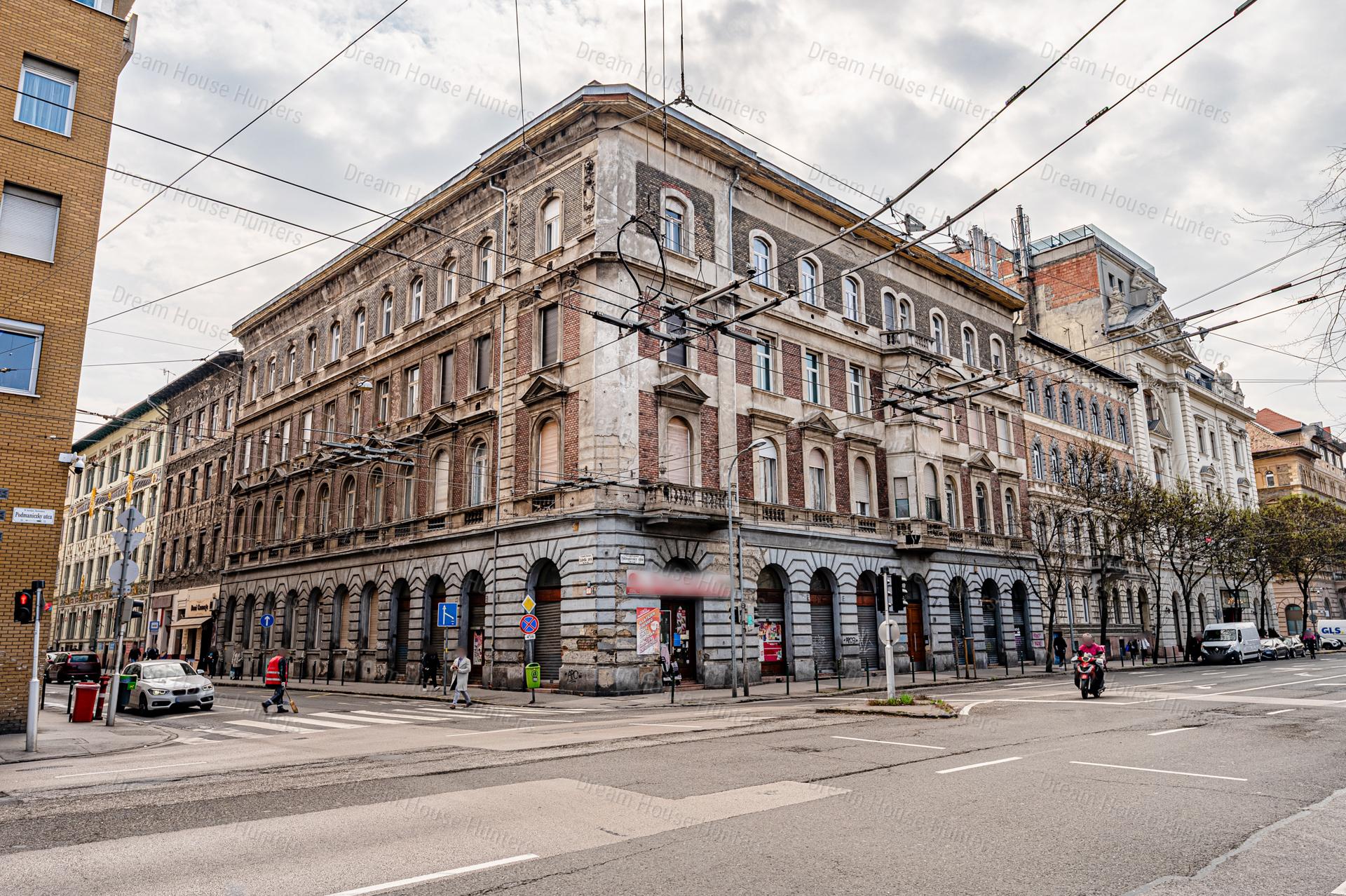 NAGY MÉRETŰ 2+2 SZOBÁS FELÚJÍTANDÓ LAKÁS ELADÓ A NYUGATINÁL BUDAPESTEN