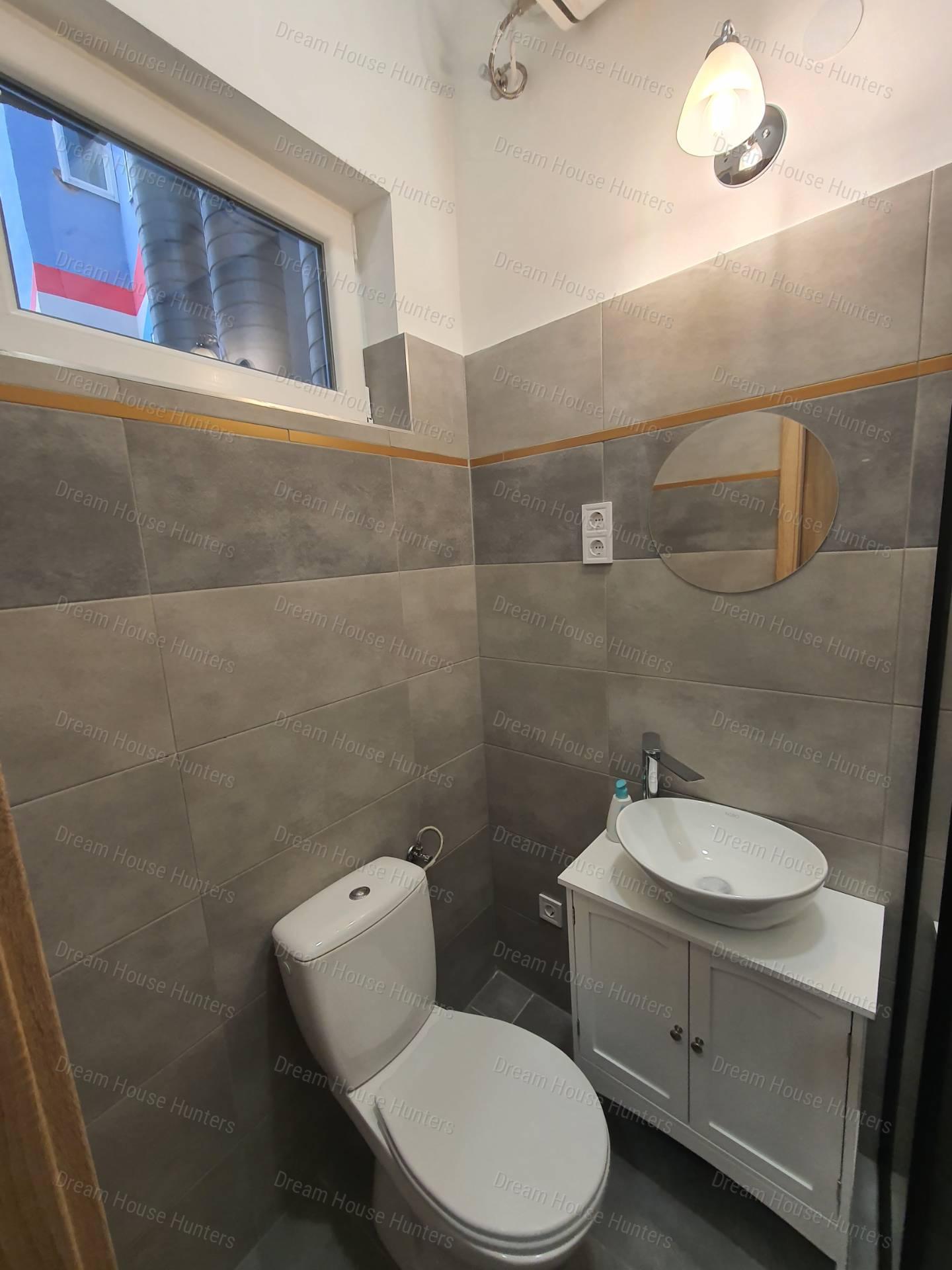 Eladó felújított egyszobás lakás, Budapest szívében!