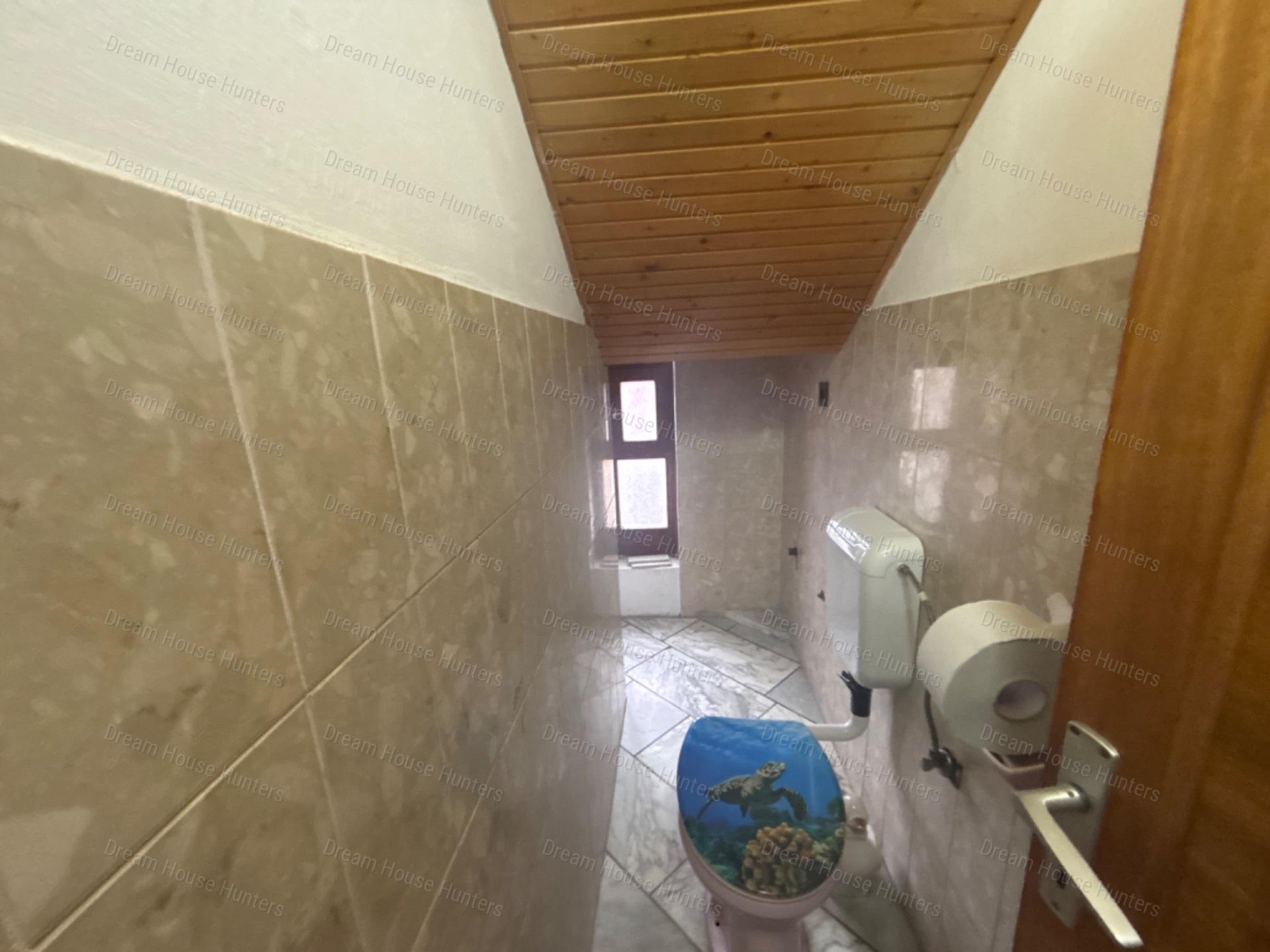 Eladó 18. kerületi, 3 szintes (szuterén+földszint+tetőtér)  családi ház garázzsal!