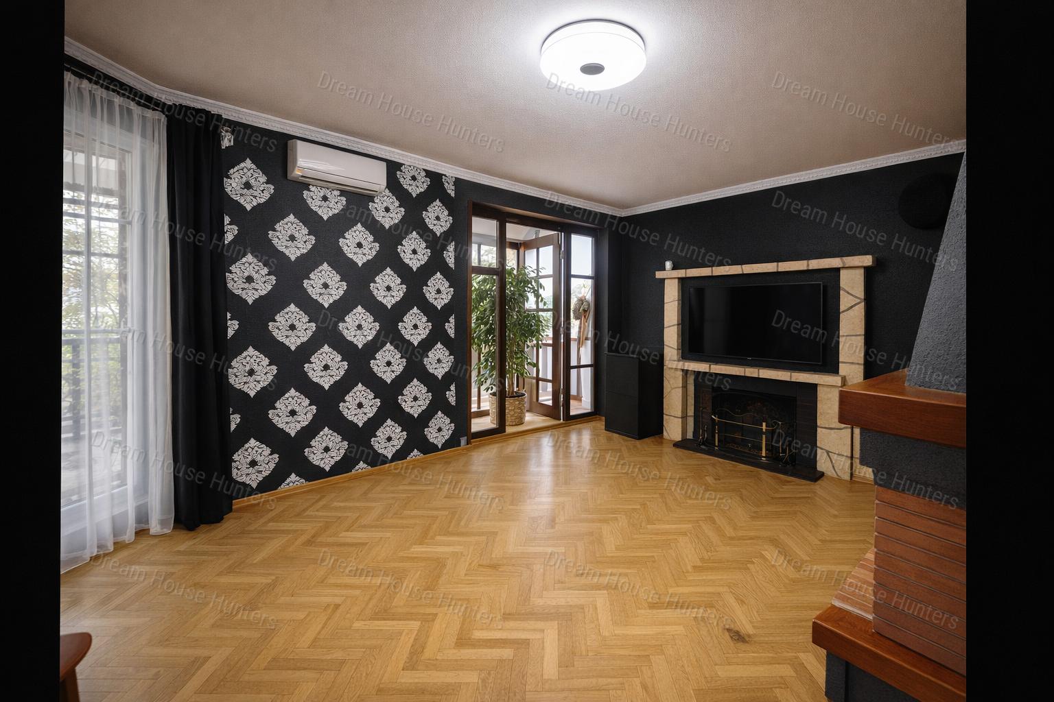 Eladó 18. kerületi, 3 szintes (szuterén+földszint+tetőtér)  családi ház garázzsal!