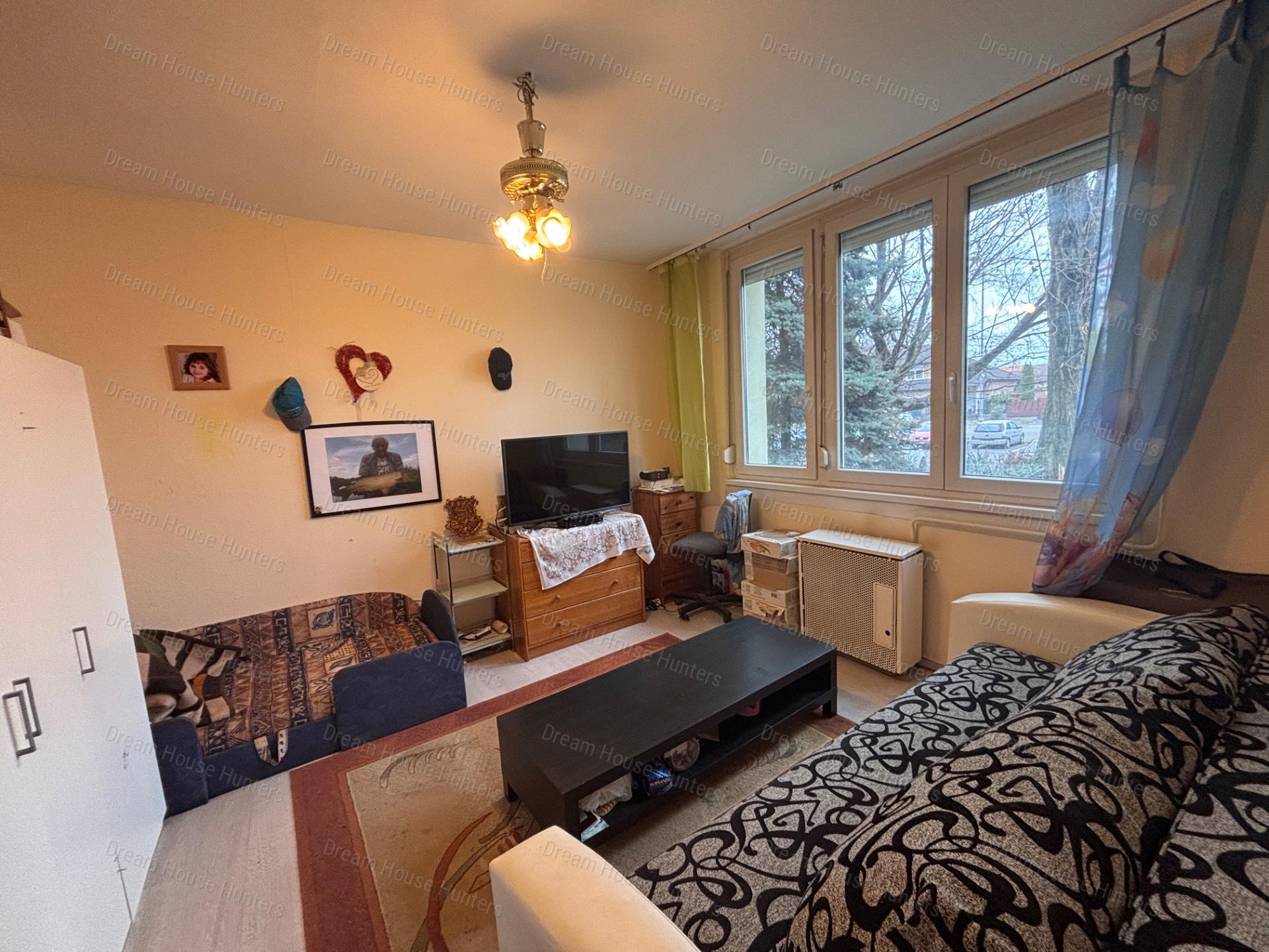 Eladó erkélyes földszinti  lakás – 52 m² – Csepel, Erdősor utca