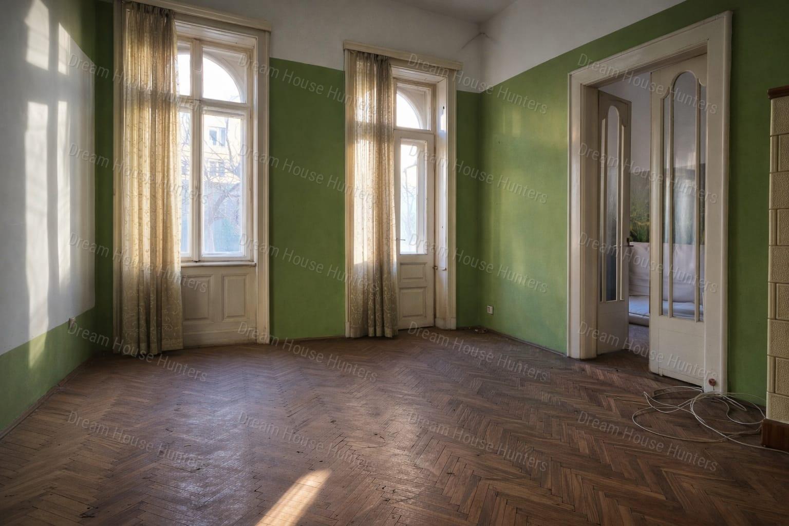 Budapest VII. kerületében Erkélyes felújítandó tégla lakás Eladó